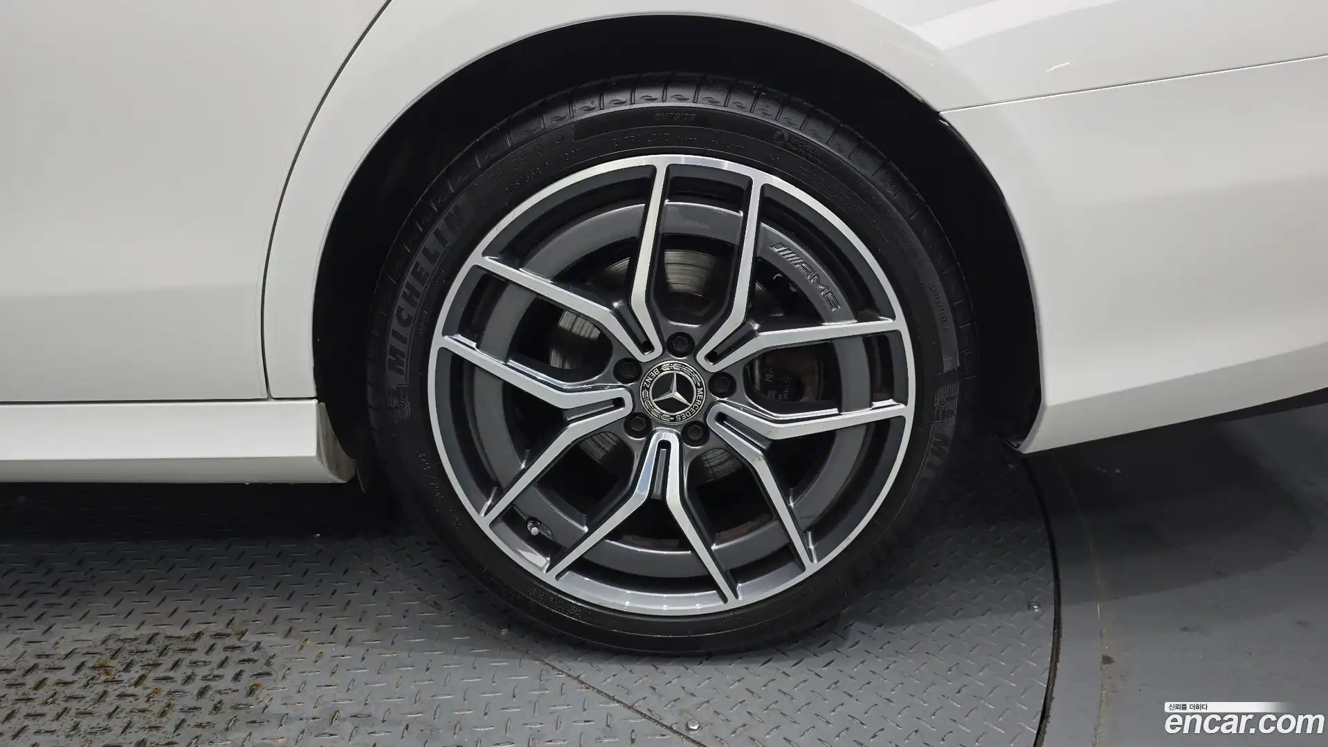 E-Class Mercedes-Benz 2021.6-OUTER-031