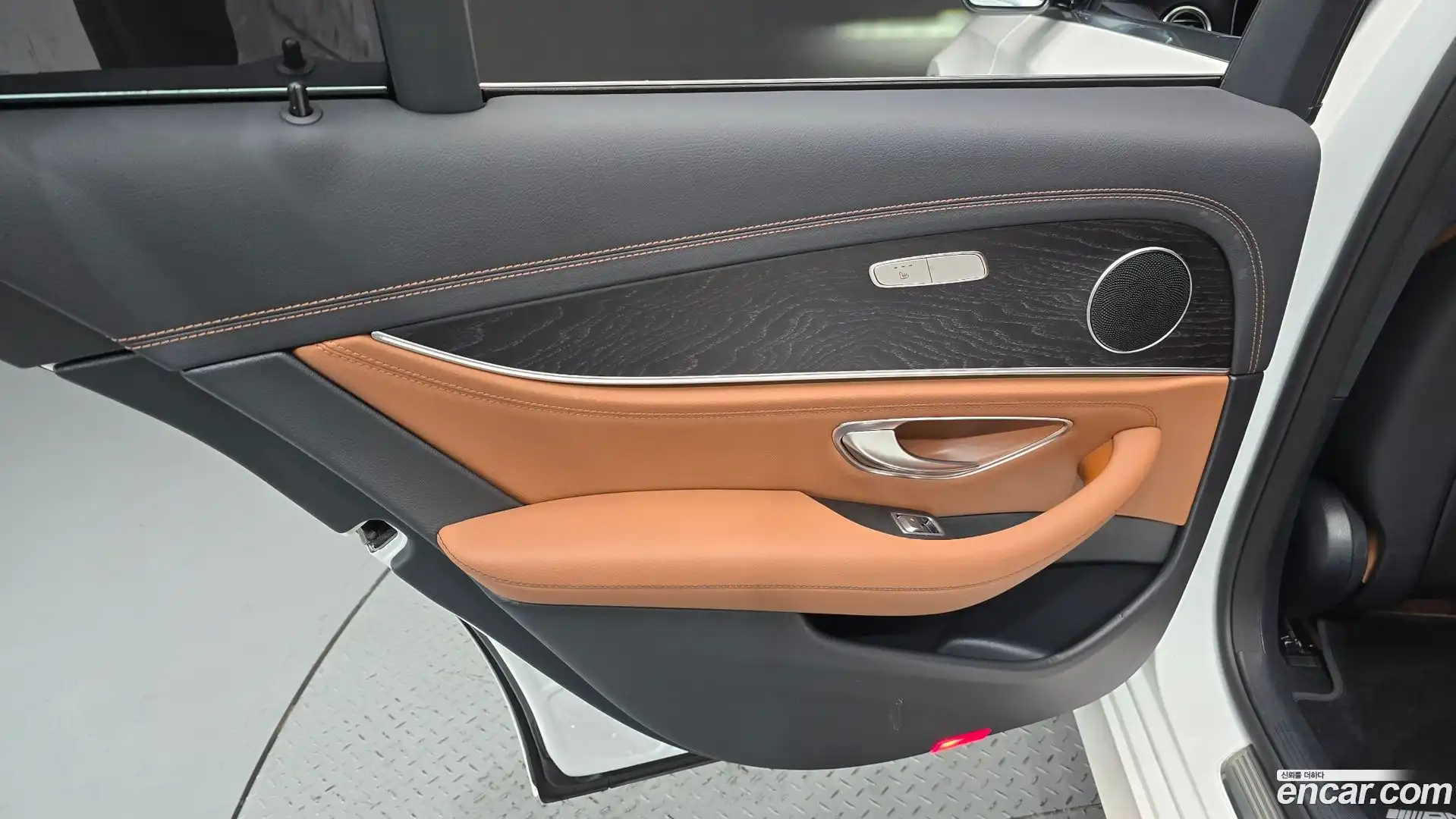 E-Class Mercedes-Benz 2021.6-INNER-035
