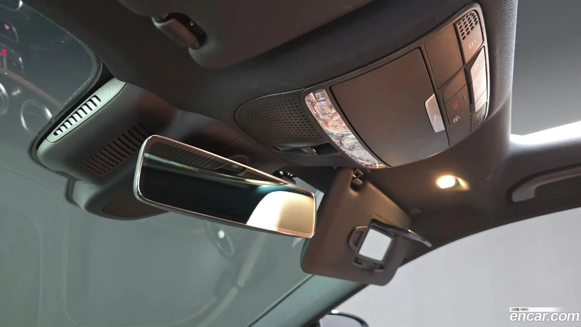 E-Class Mercedes-Benz 2021.6-OPTION-044