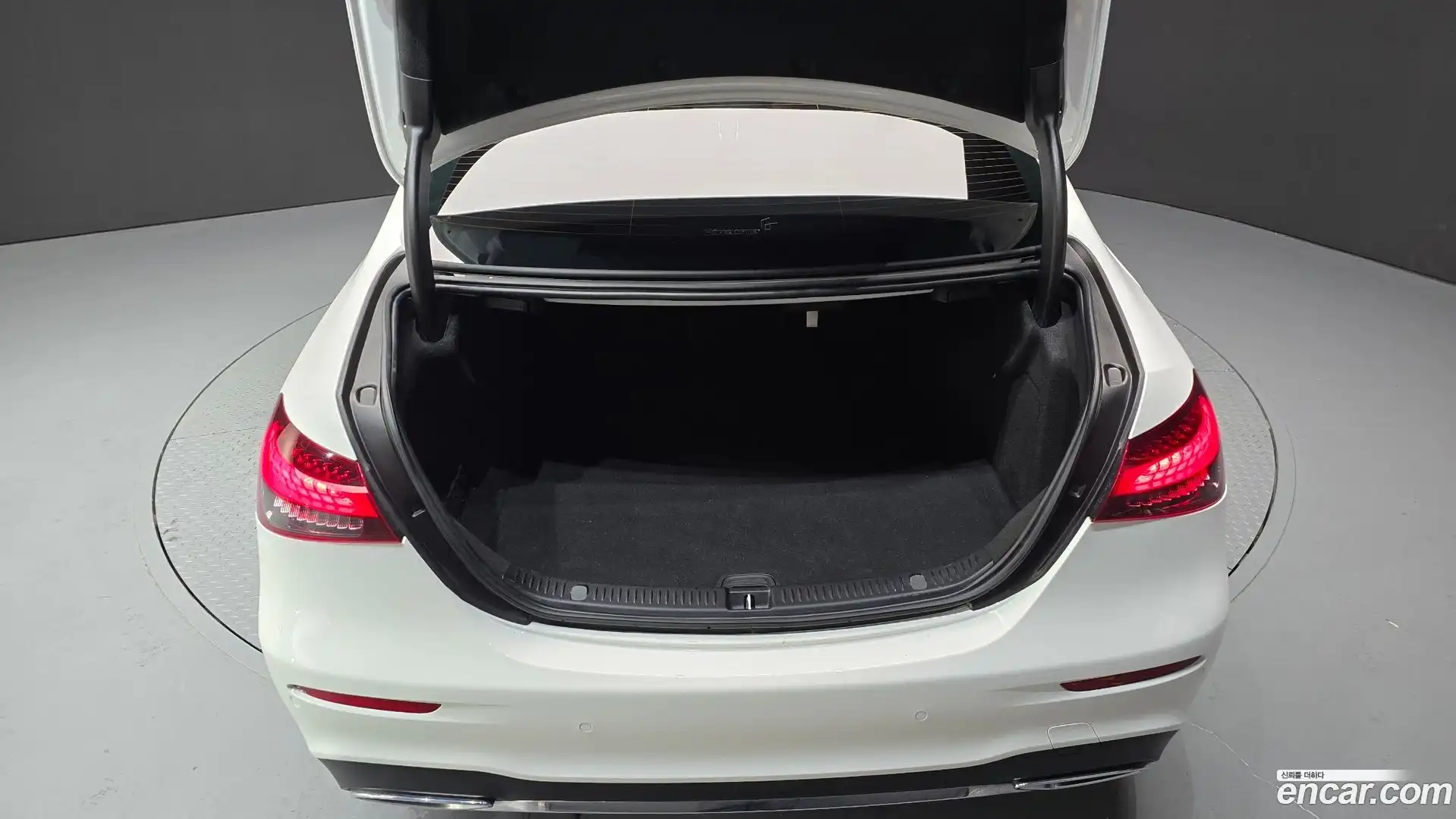 E-Class Mercedes-Benz 2021.6-OPTION-045