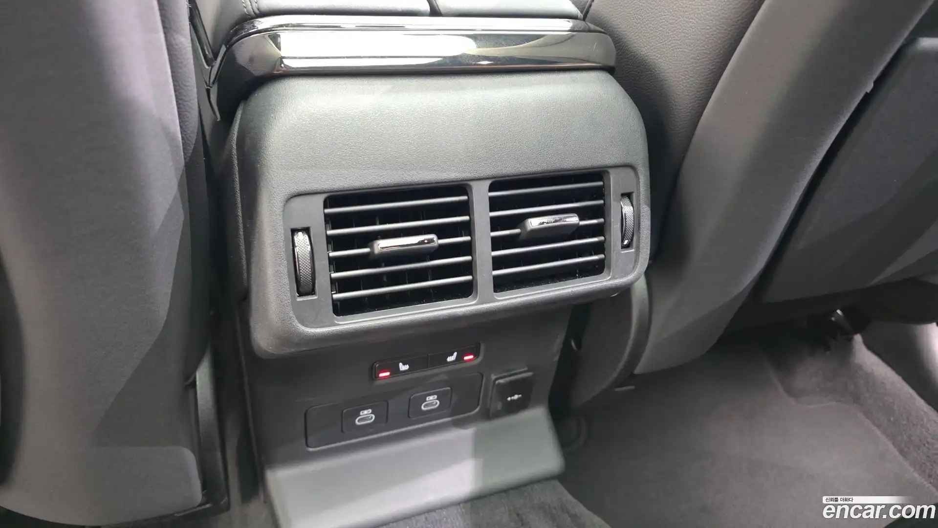 Range Rover Velar Land Rover 2025.8-OPTION-022