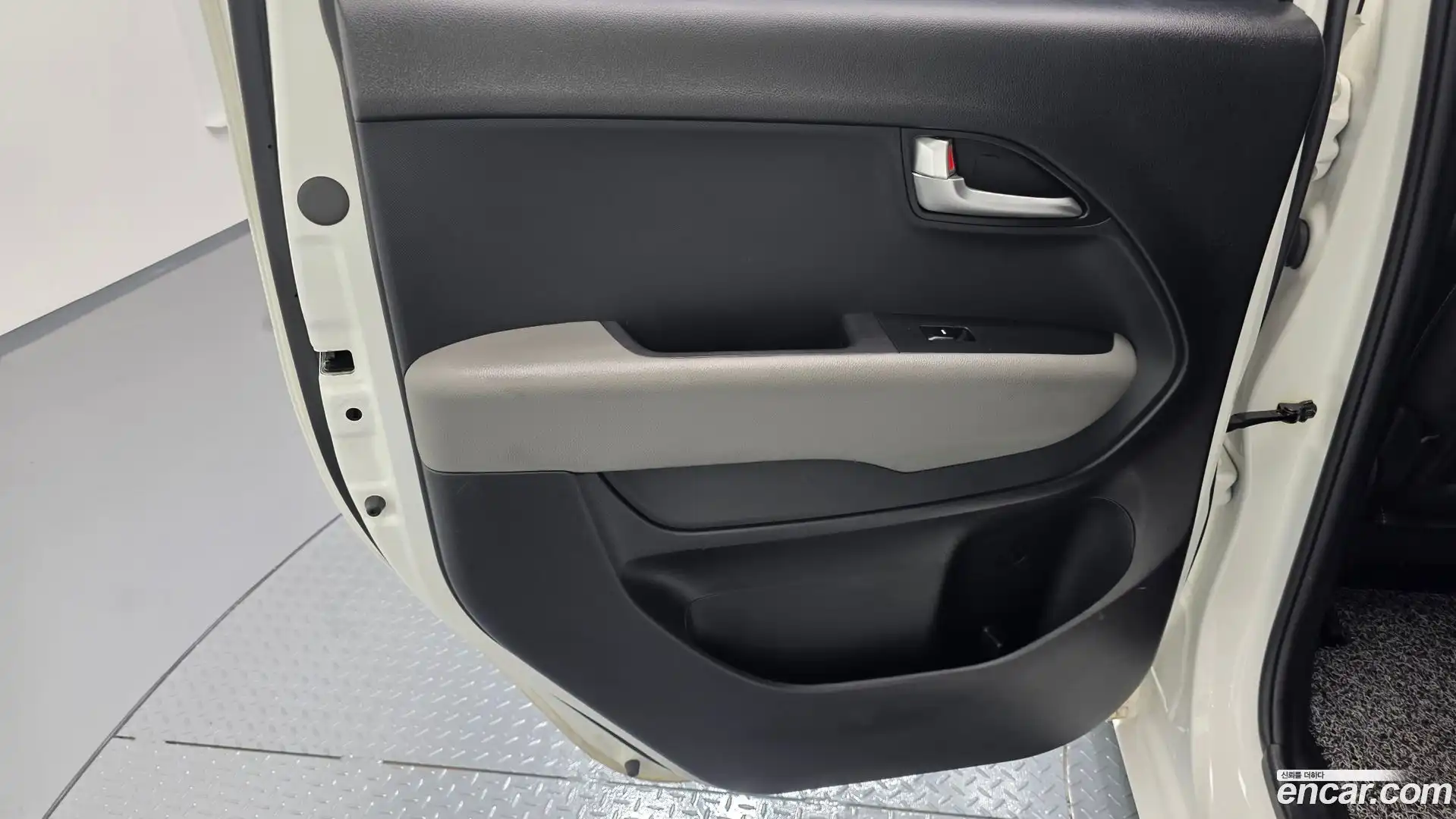 RAY Kia 2023.1-INNER-035