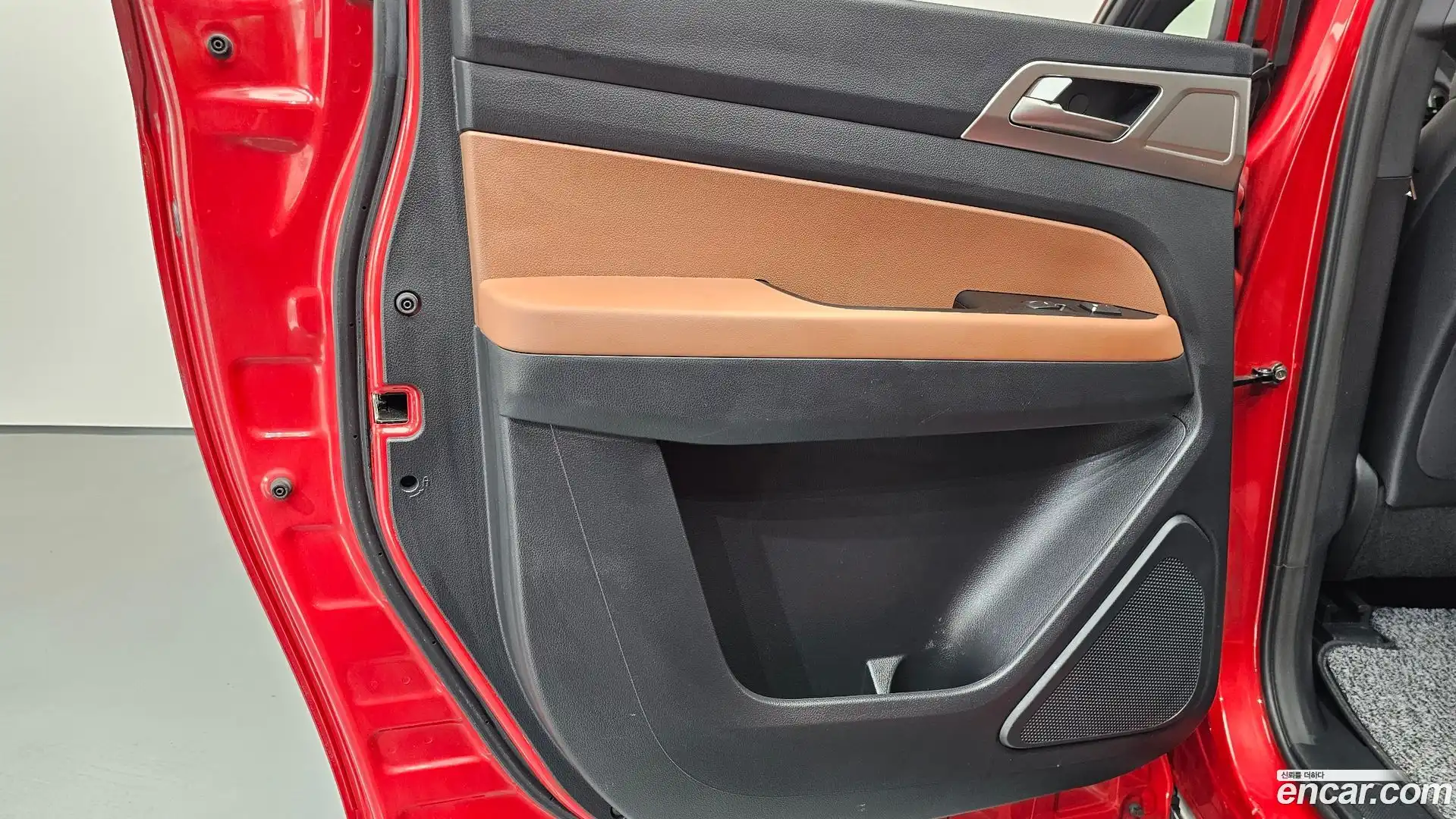 Rexton KG Mobility 2019.2-INNER-035