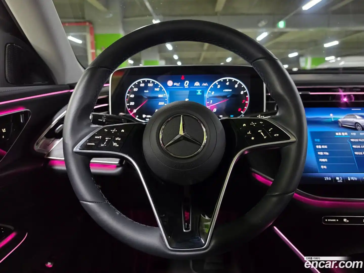 E-Class Mercedes-Benz 2025.2-INNER-009