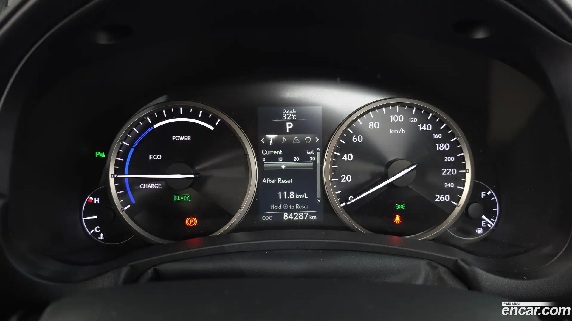 NX Lexus 2016.5-INNER-008
