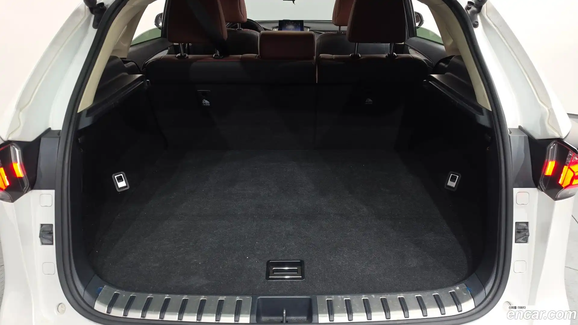 NX Lexus 2016.5-OPTION-024