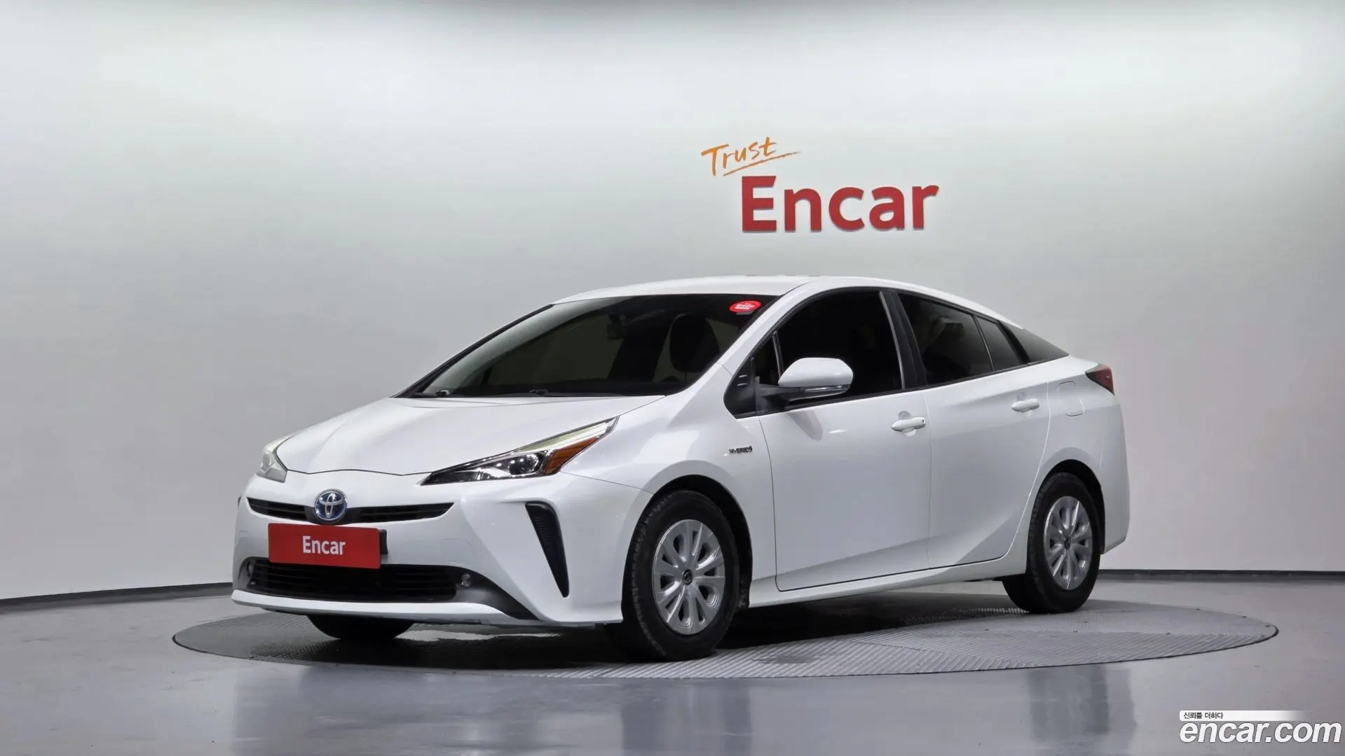 Main__Slider__Photo:Prius Toyota 2019.8-0