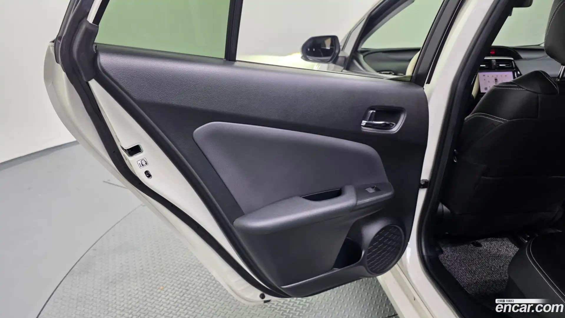 Prius Toyota 2019.8-INNER-035