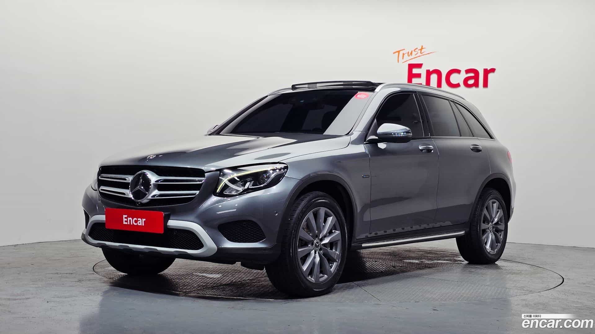 GLC-Class Mercedes-Benz 2019.5-OUTER-001
