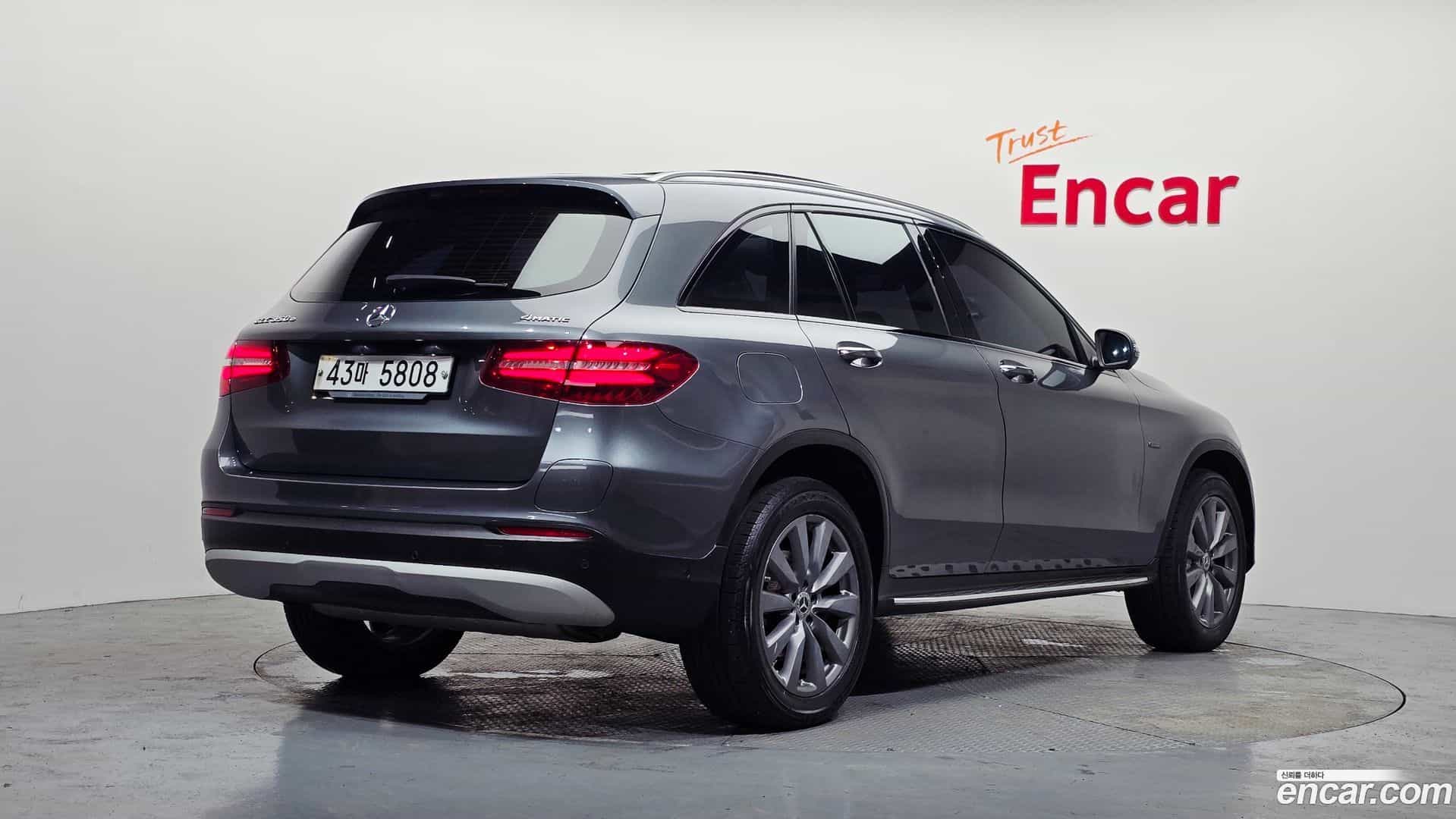GLC-Class Mercedes-Benz 2019.5-OUTER-002