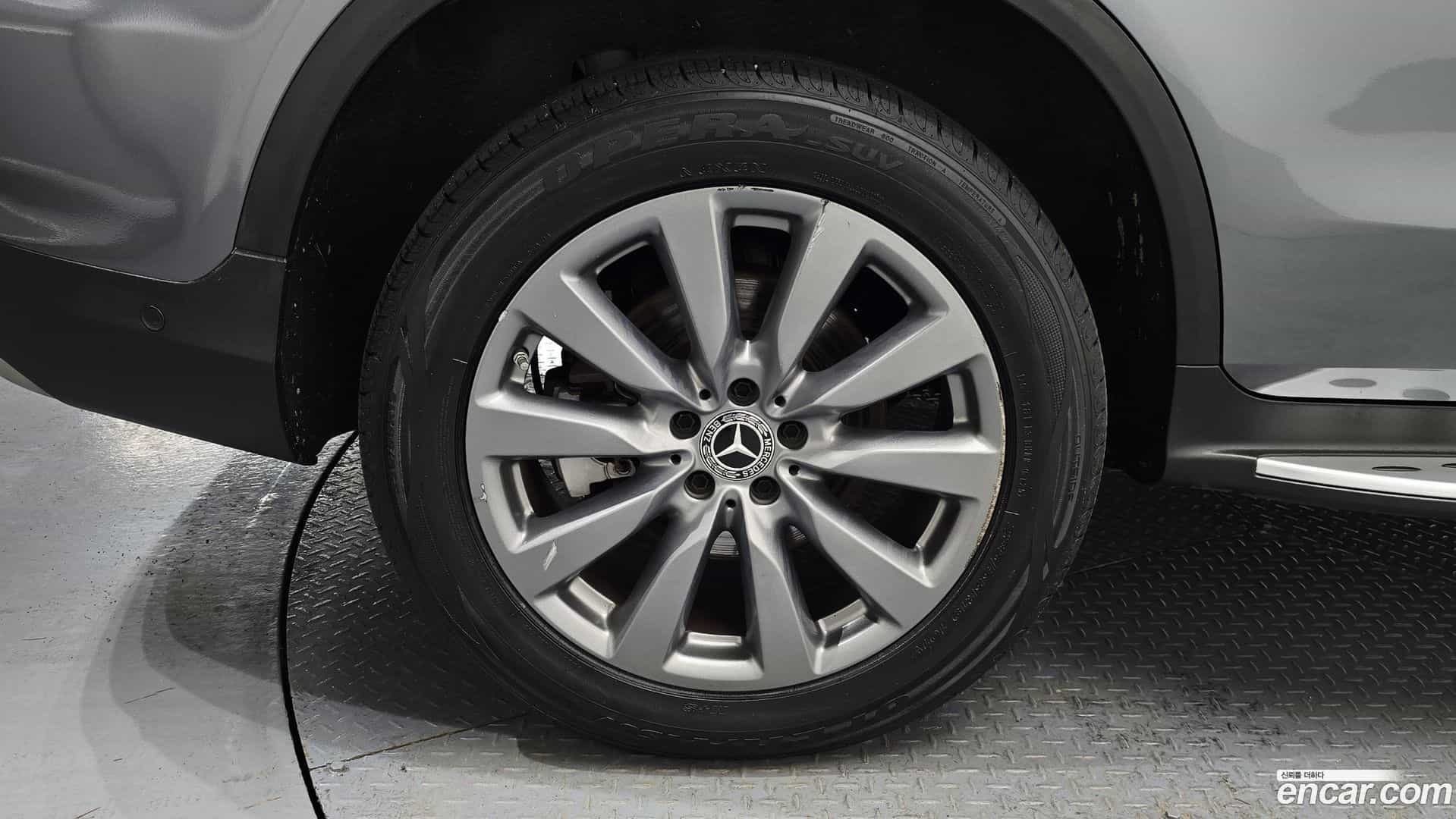 GLC-Class Mercedes-Benz 2019.5-OUTER-005