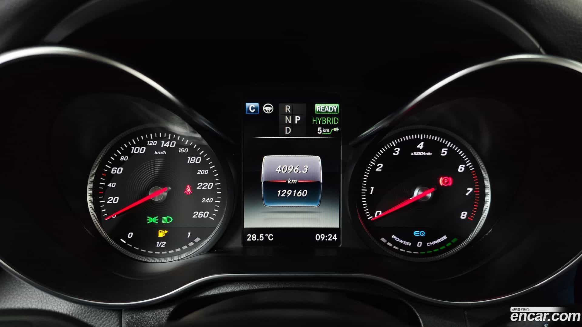 GLC-Class Mercedes-Benz 2019.5-INNER-008