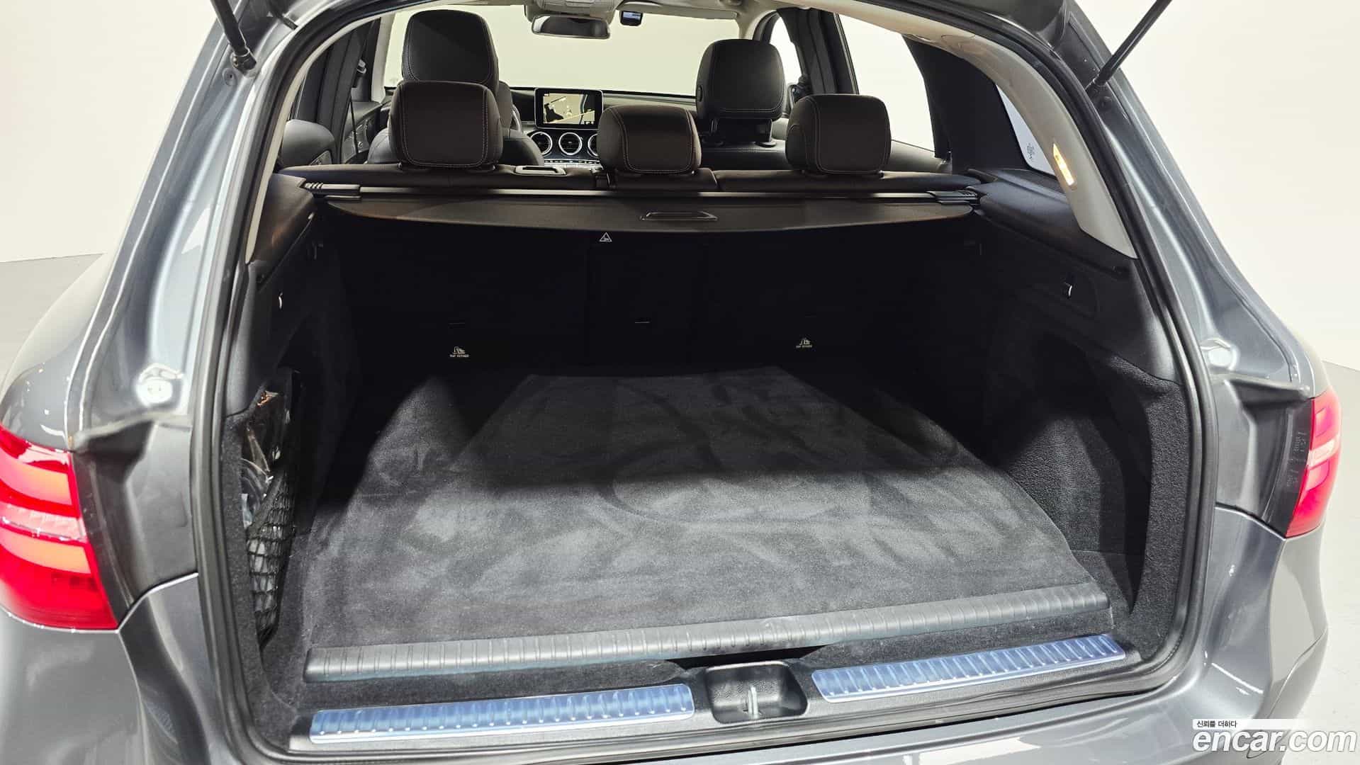 GLC-Class Mercedes-Benz 2019.5-OPTION-022