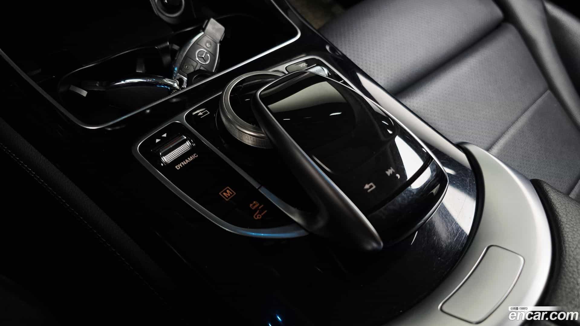 GLC-Class Mercedes-Benz 2019.5-OPTION-043