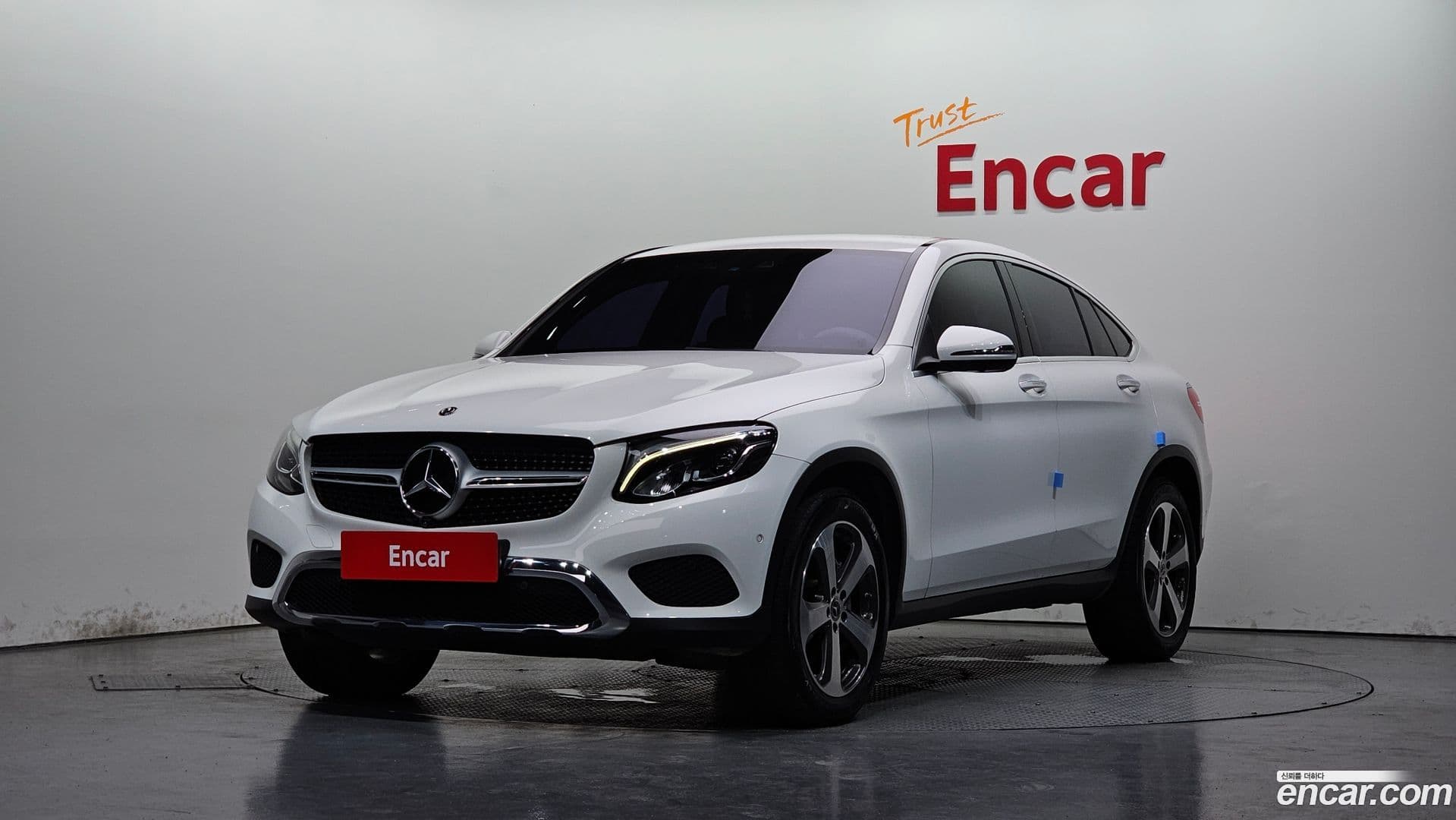 Main__Slider__Photo:GLC-Class Mercedes-Benz 2019.8-0
