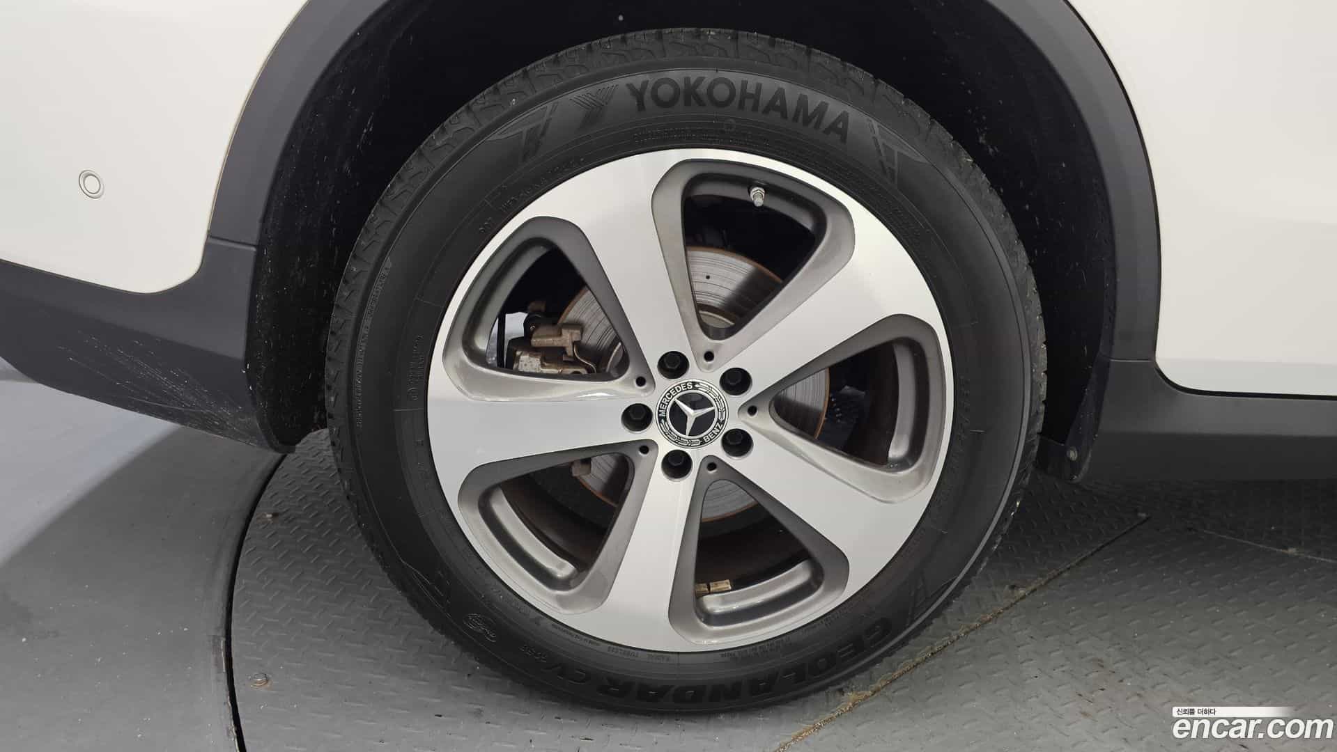 GLC-Class Mercedes-Benz 2019.8-OUTER-005