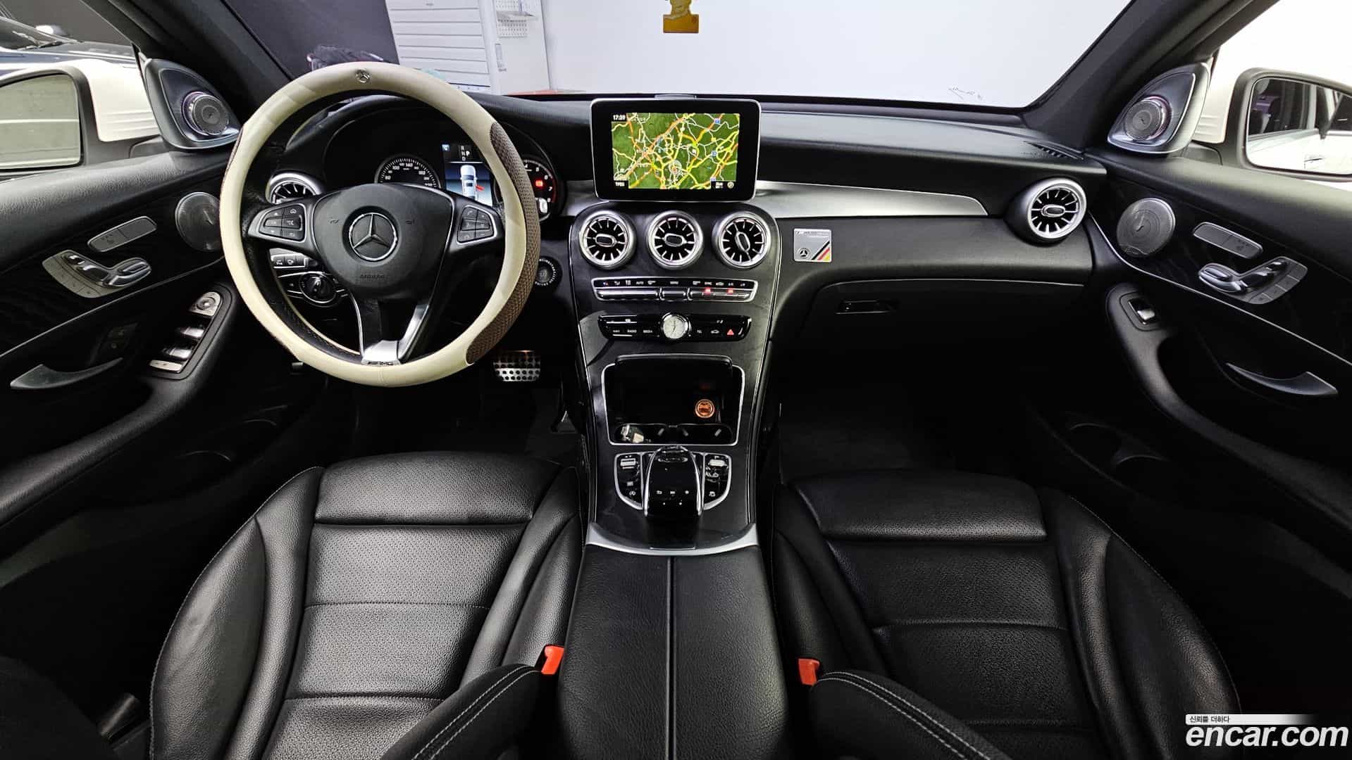 GLC-Class Mercedes-Benz 2019.8-INNER-007