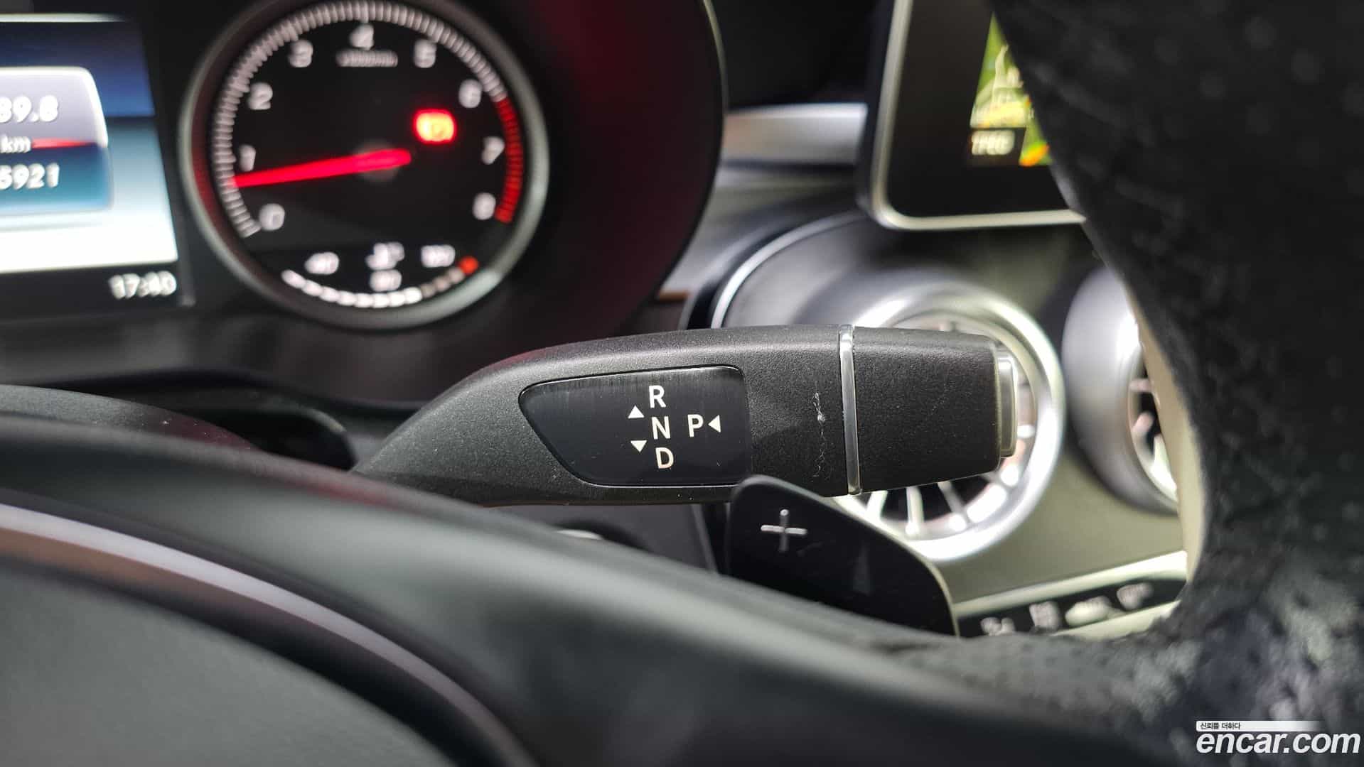 GLC-Class Mercedes-Benz 2019.8-INNER-009