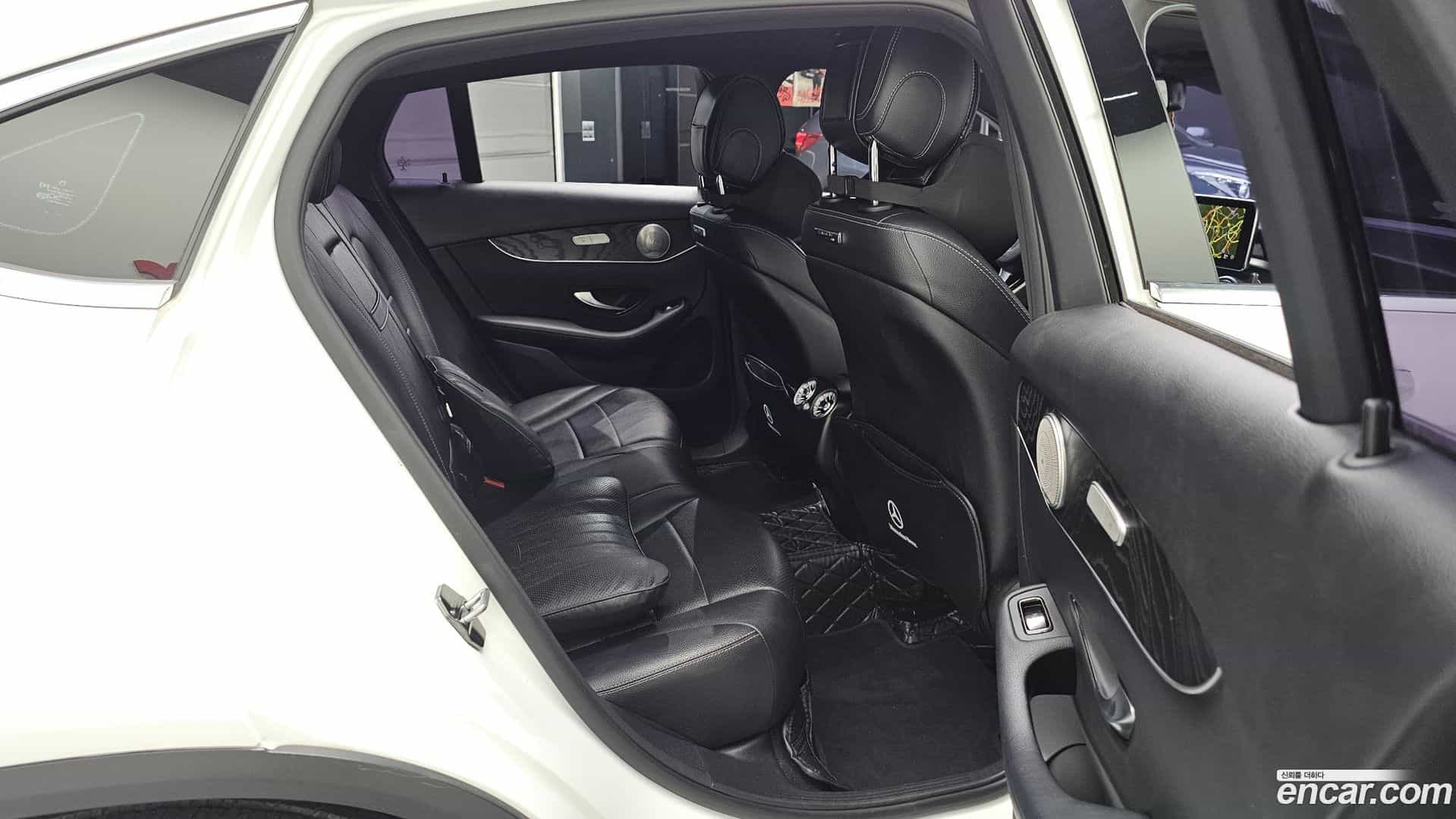 GLC-Class Mercedes-Benz 2019.8-OPTION-016