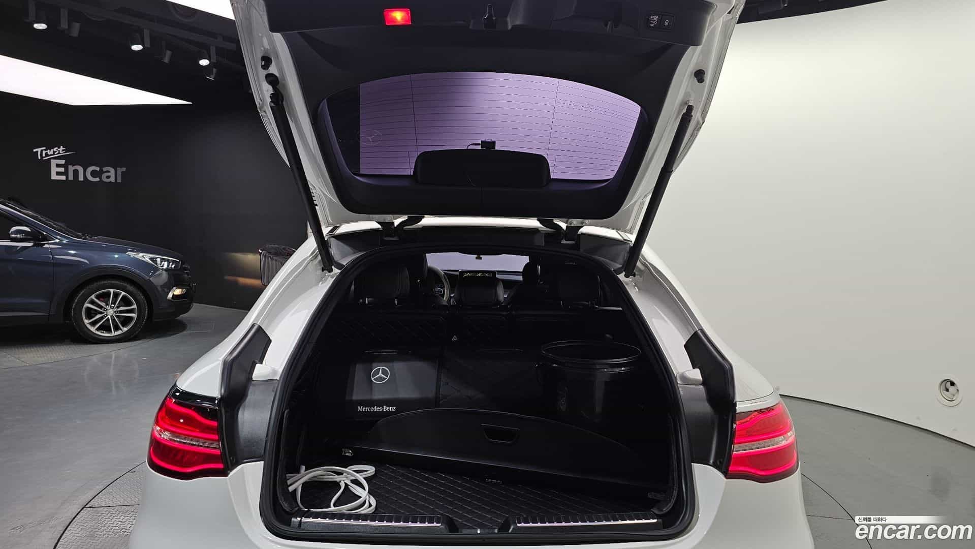 GLC-Class Mercedes-Benz 2019.8-OPTION-024
