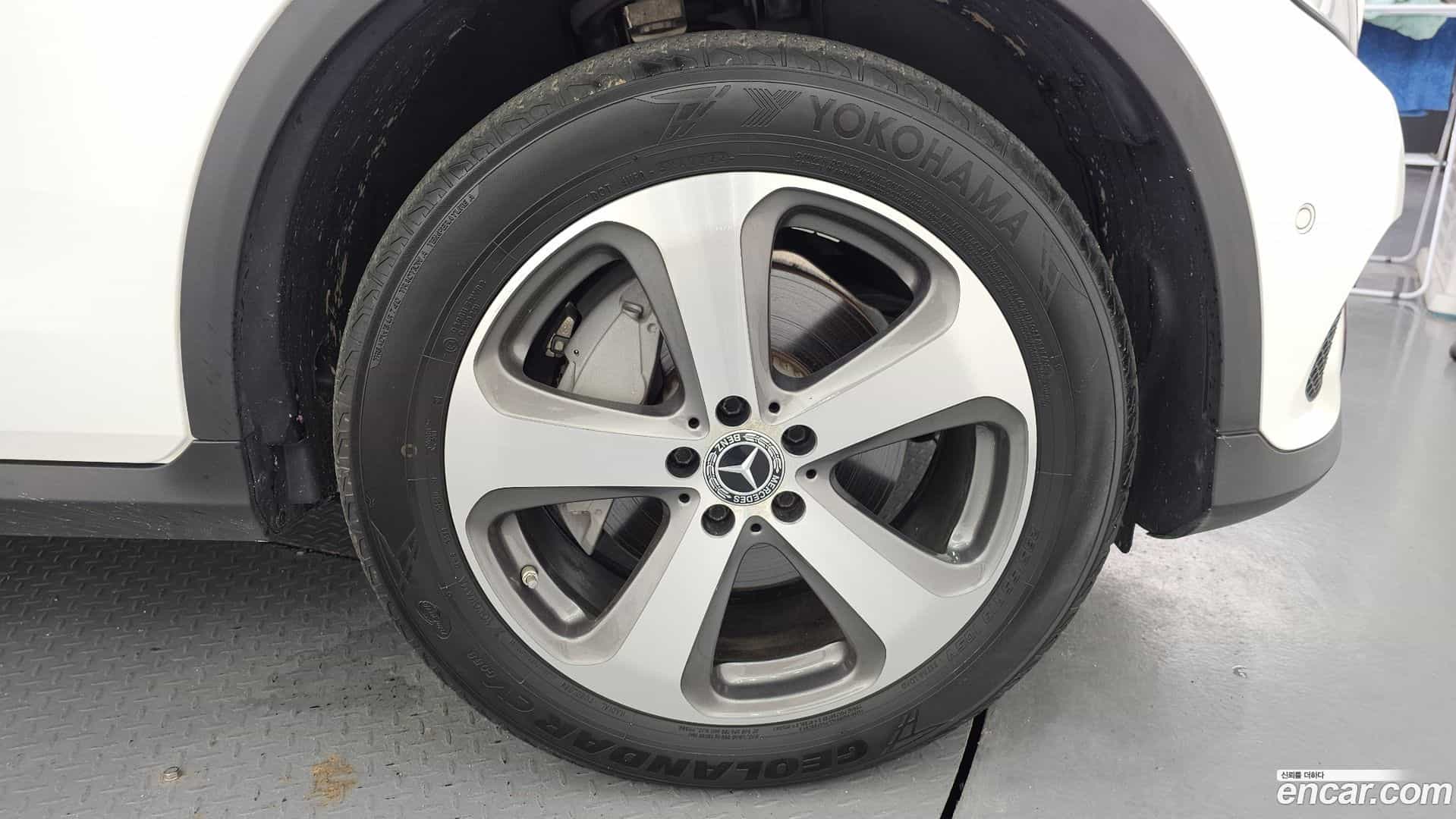 GLC-Class Mercedes-Benz 2019.8-OUTER-031