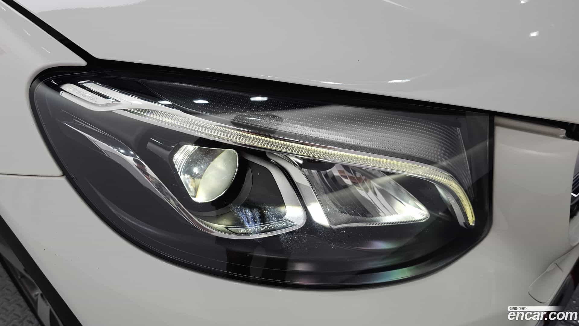 GLC-Class Mercedes-Benz 2019.8-OUTER-032