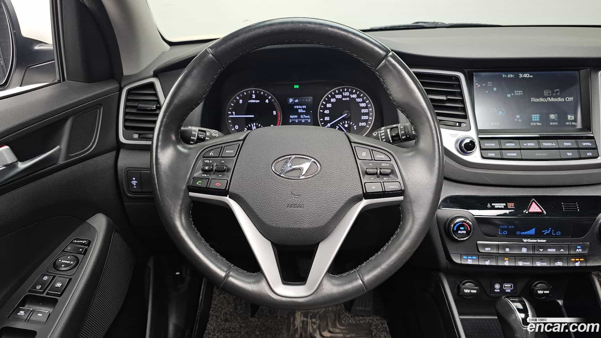Tucson Hyundai 2017.7-OPTION-017