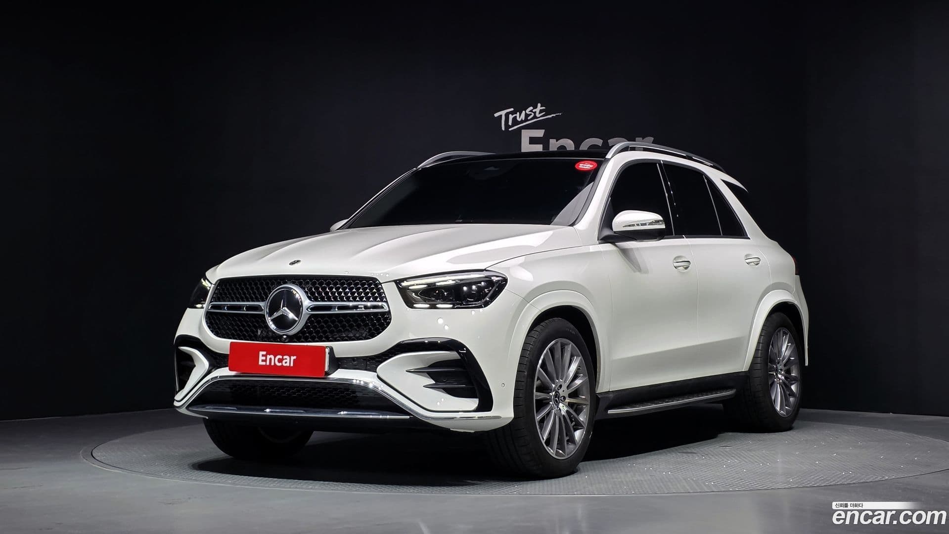 Main__Slider__Photo:GLE-Class Mercedes-Benz 2025.6-0