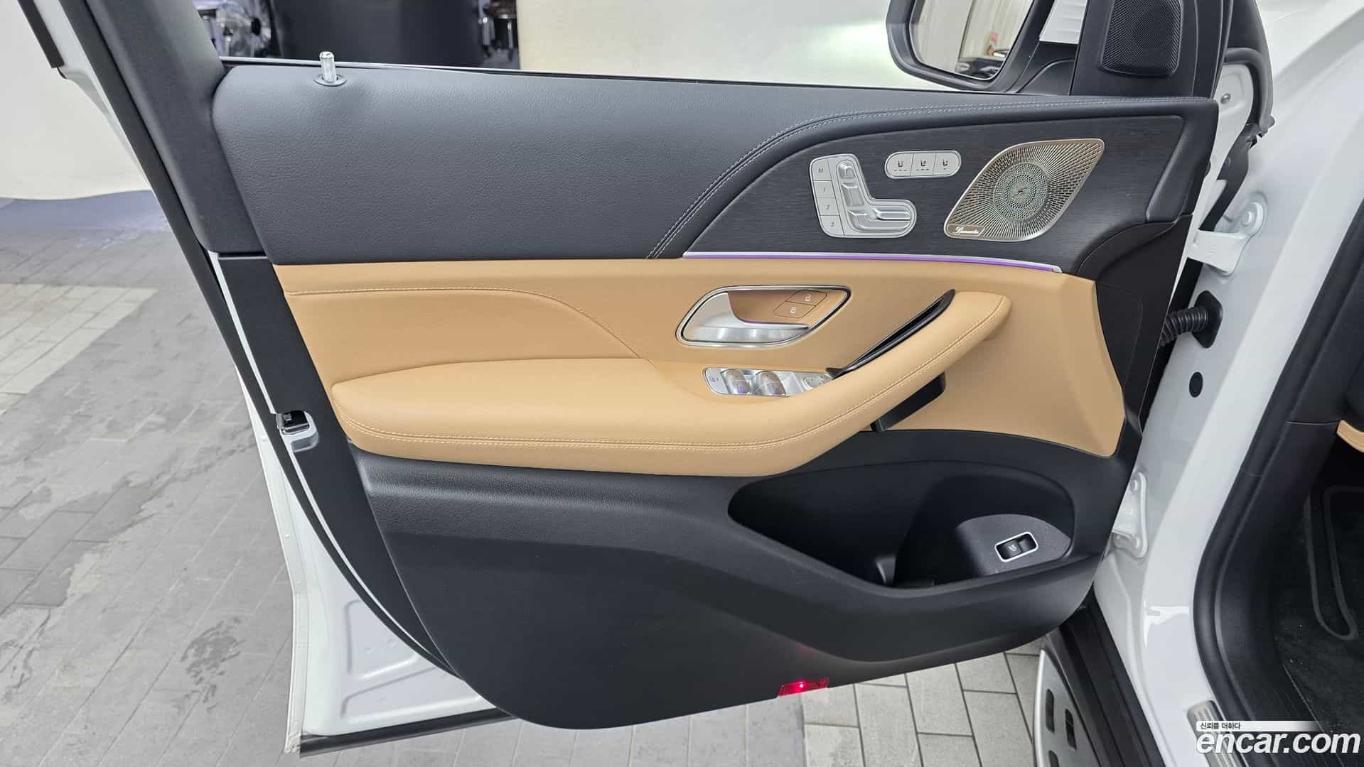 GLE-Class Mercedes-Benz 2025.6-INNER-034