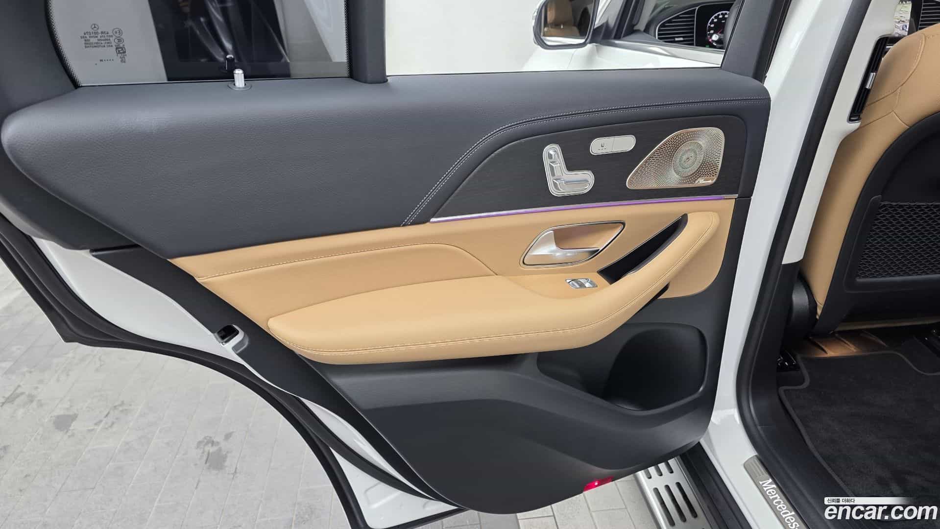 GLE-Class Mercedes-Benz 2025.6-INNER-035
