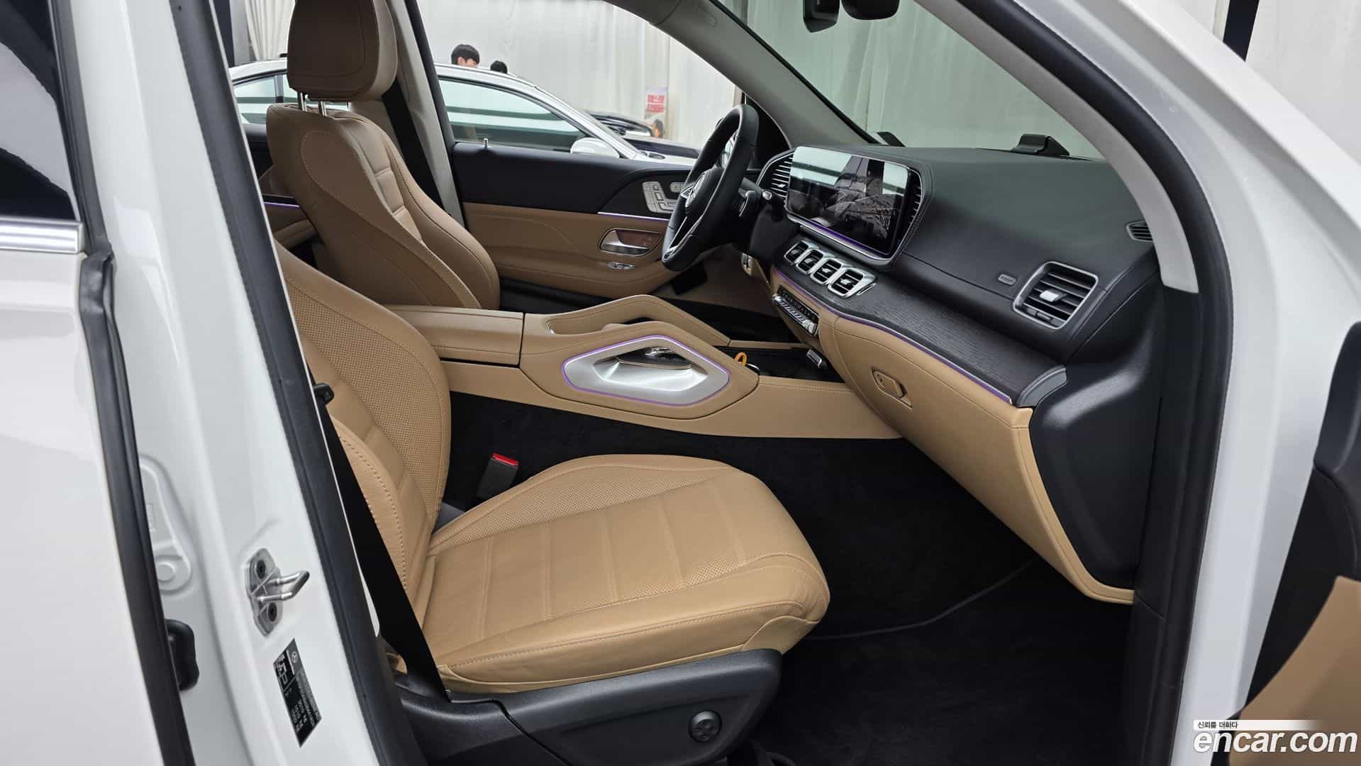GLE-Class Mercedes-Benz 2025.6-INNER-036