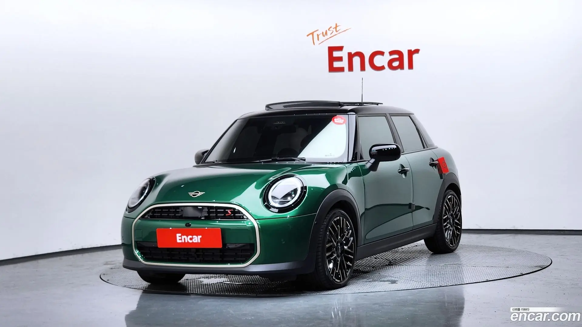 Main__Slider__Photo:Cooper Mini 2025.3-0