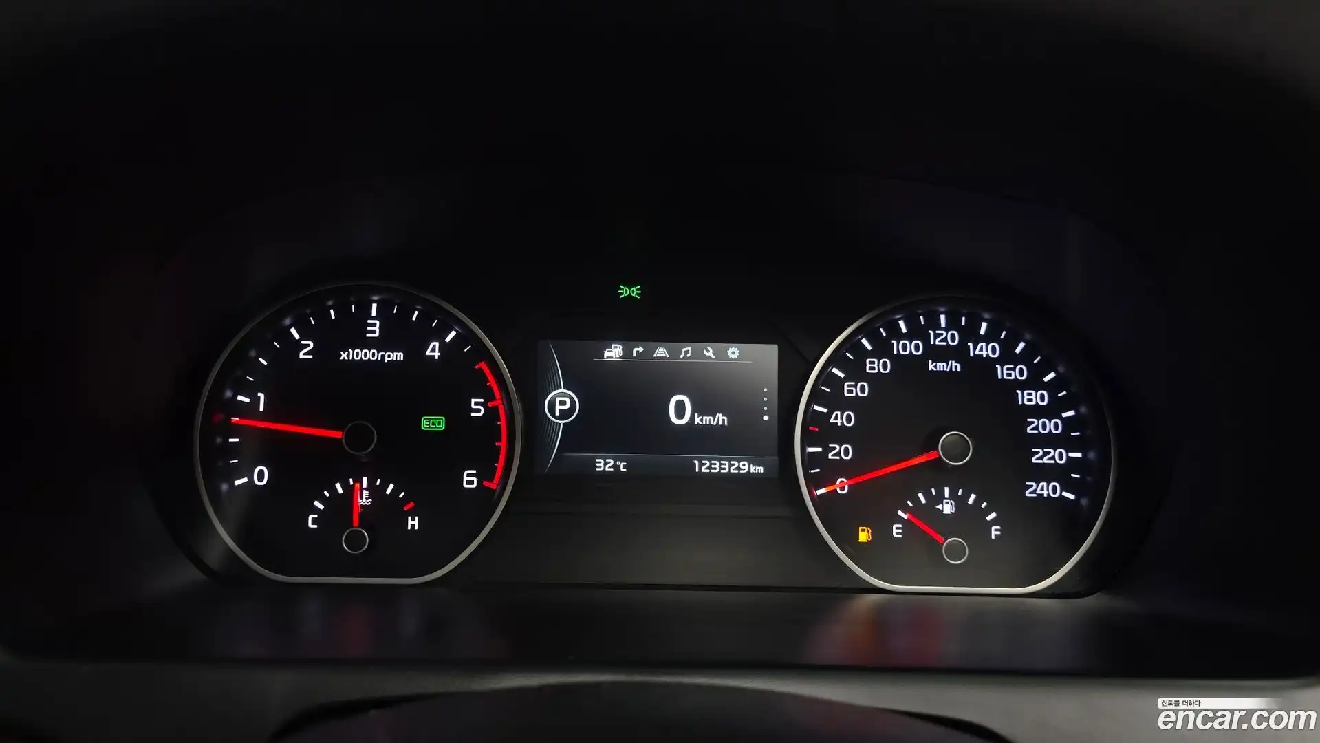 Mohave Kia 2016.4-INNER-008