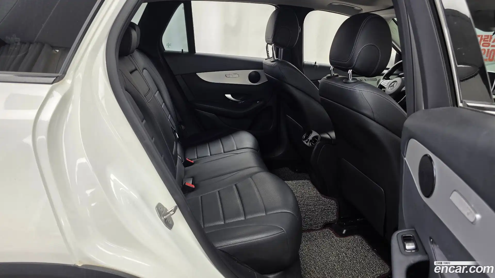 GLC-Class Mercedes-Benz 2019.6-OPTION-016