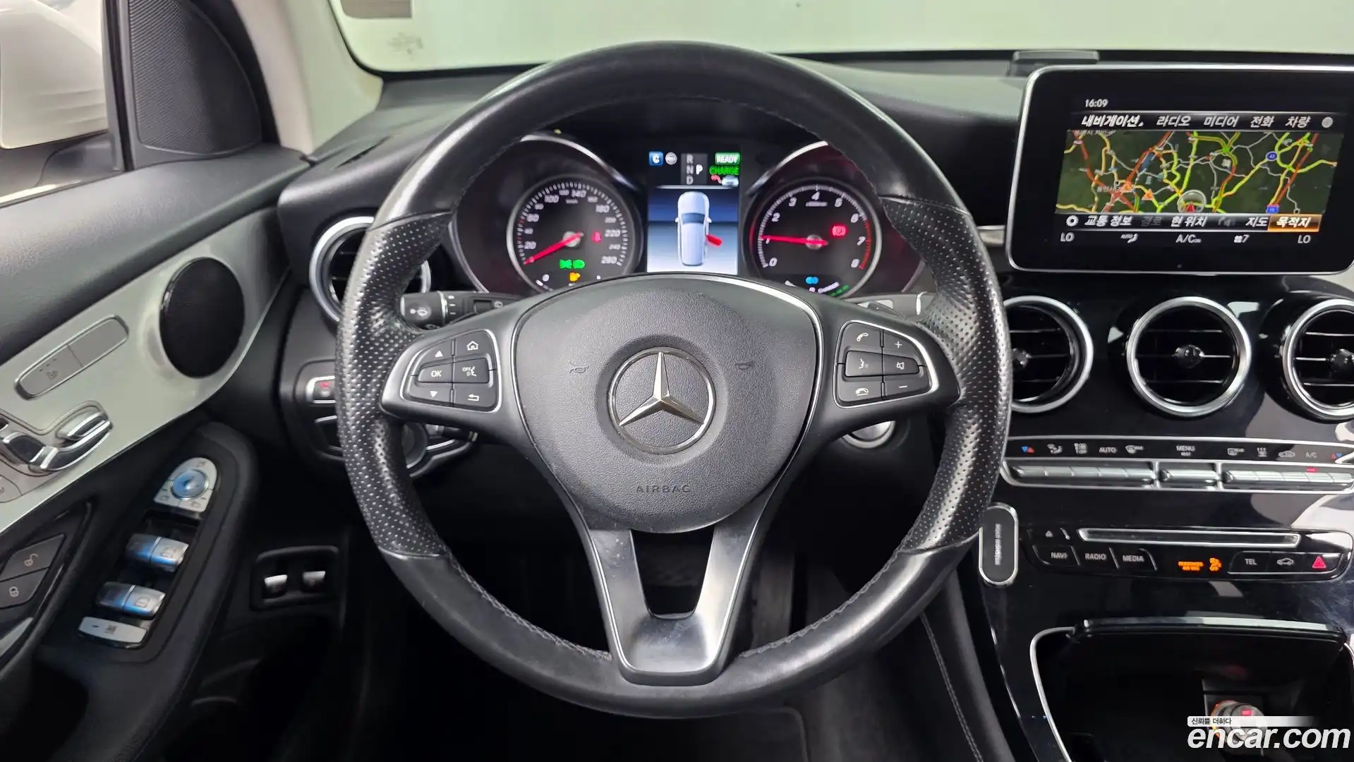 GLC-Class Mercedes-Benz 2019.6-OPTION-017