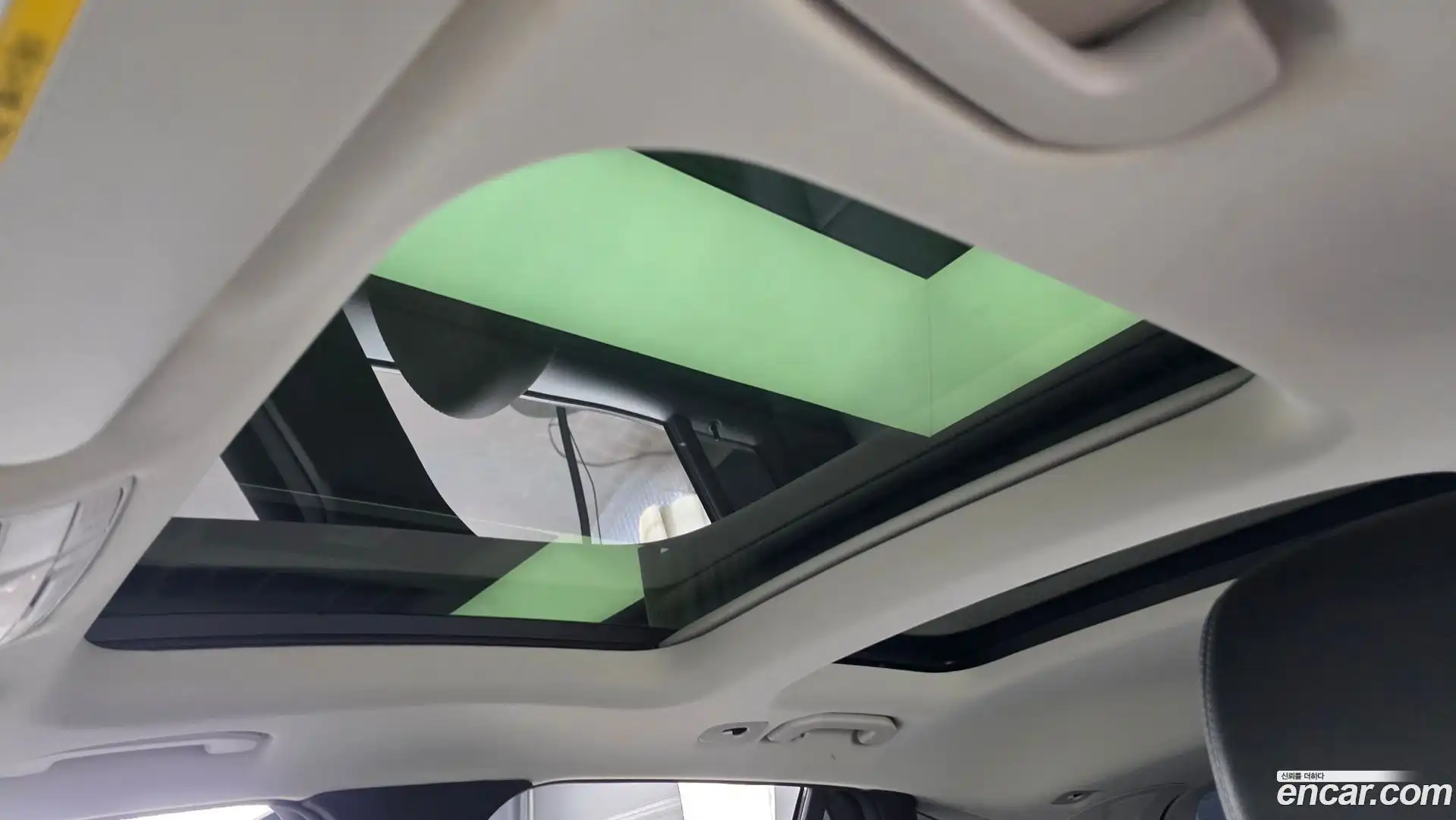 GLC-Class Mercedes-Benz 2019.6-OPTION-023
