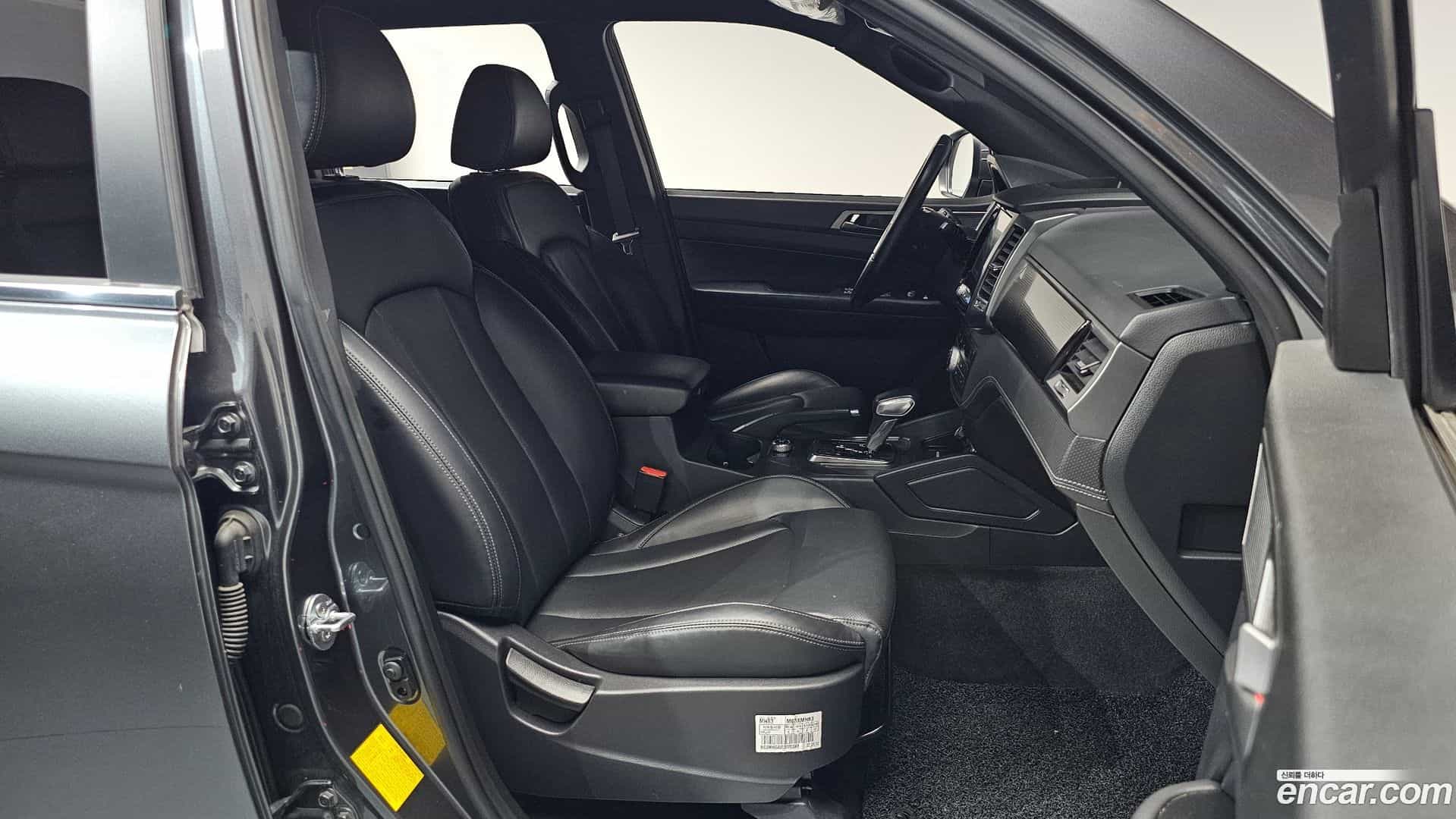 Rexton KG Mobility 2022.7-INNER-036