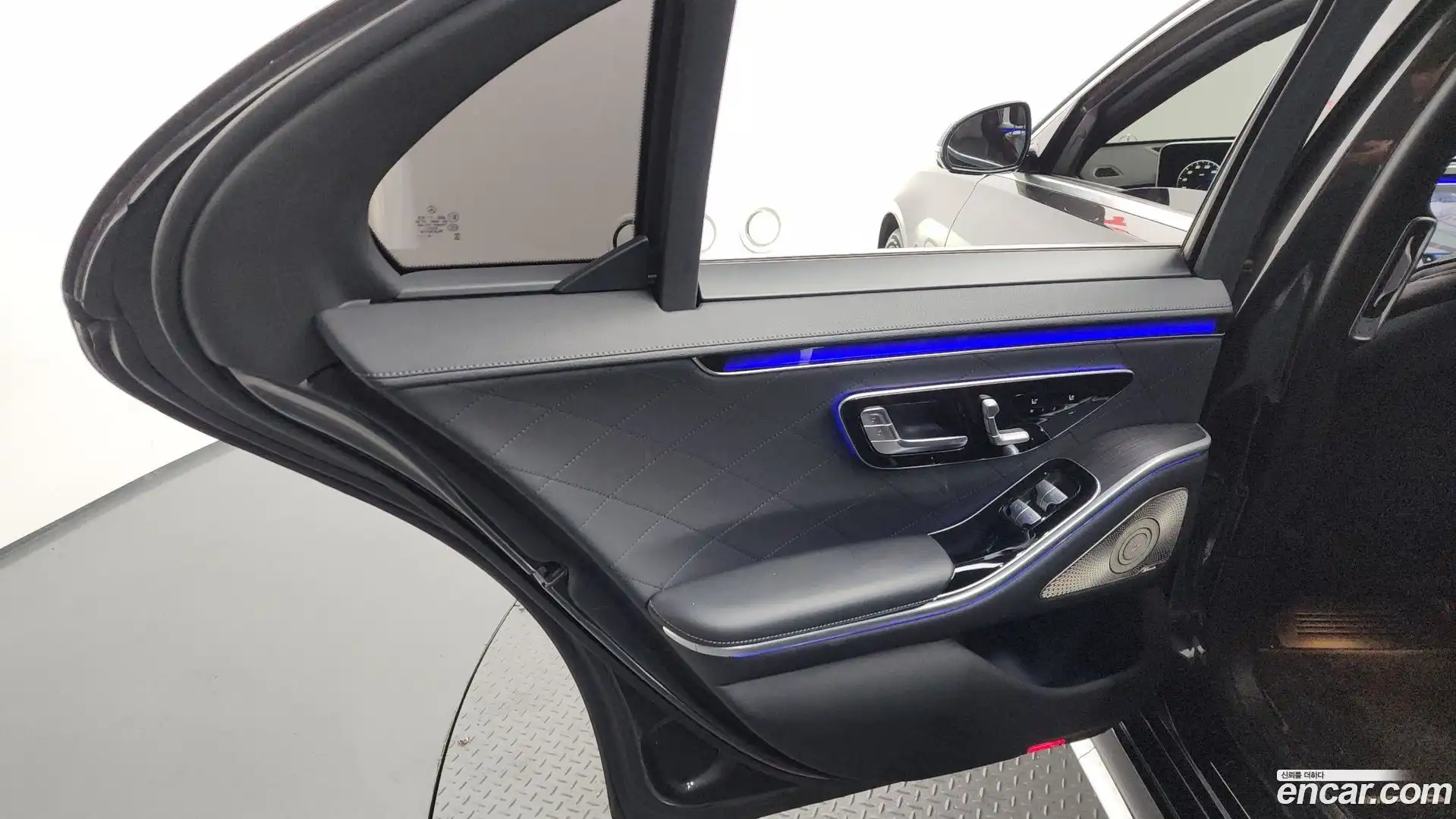 S-Class Mercedes-Benz 2021.4-INNER-035