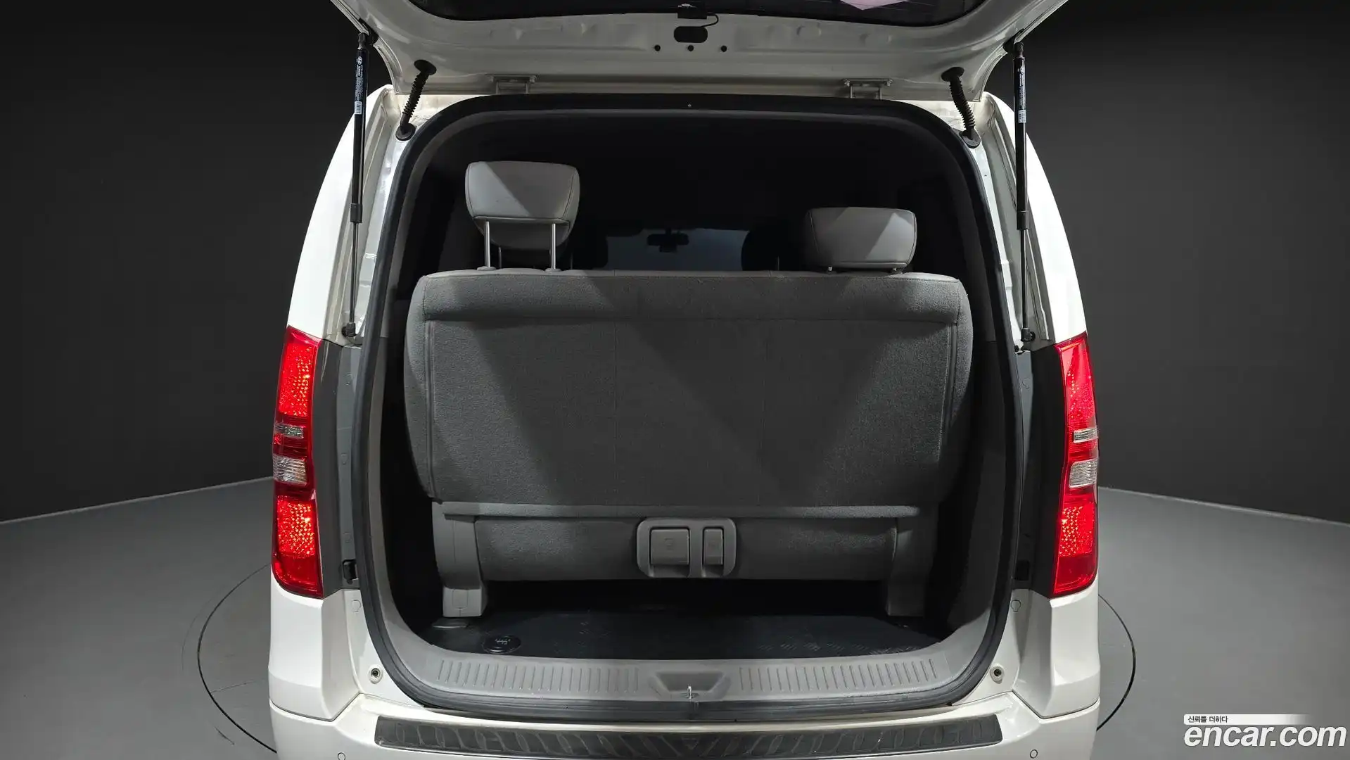 Starex Hyundai 2018.0-OPTION-023