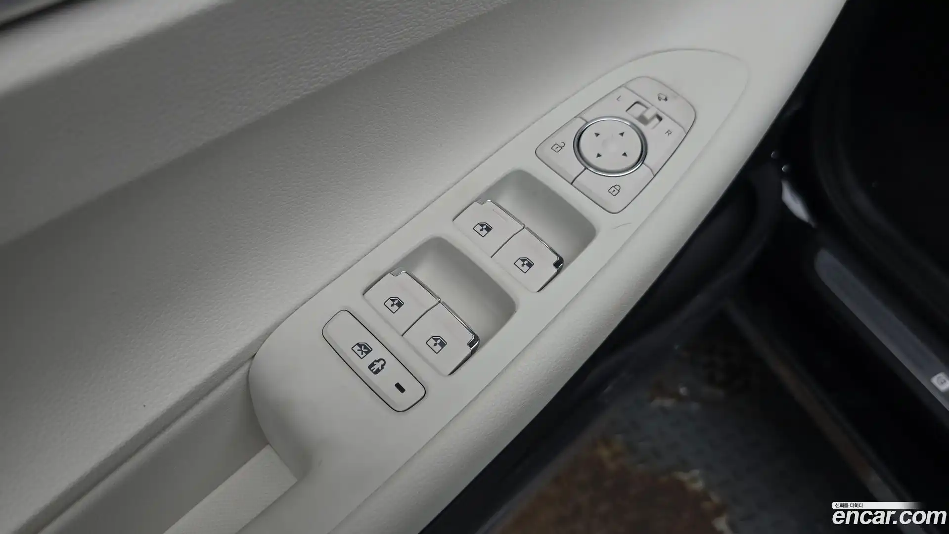 Grandeur Hyundai 2021.6-OPTION-041