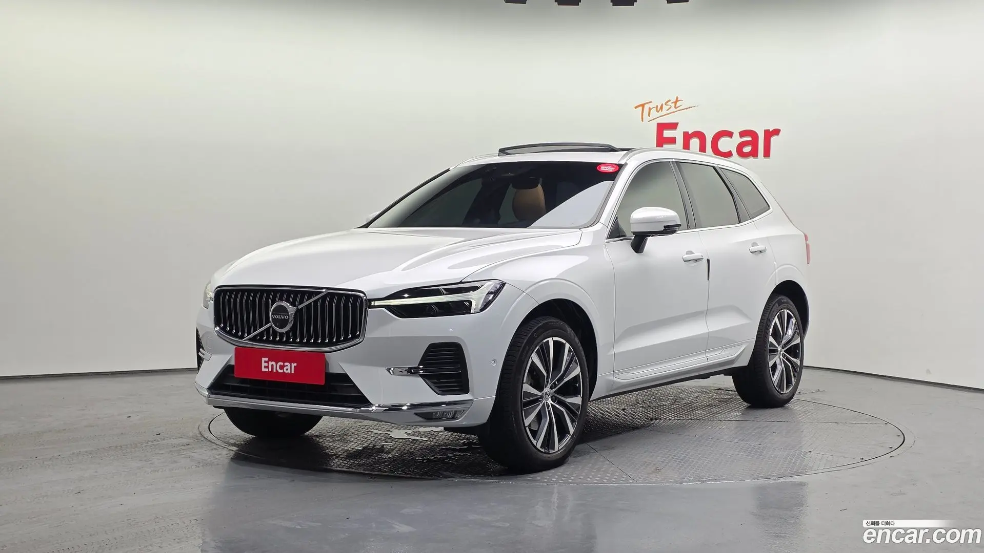 Main__Slider__Photo:XC60 Volvo 2022.2-0