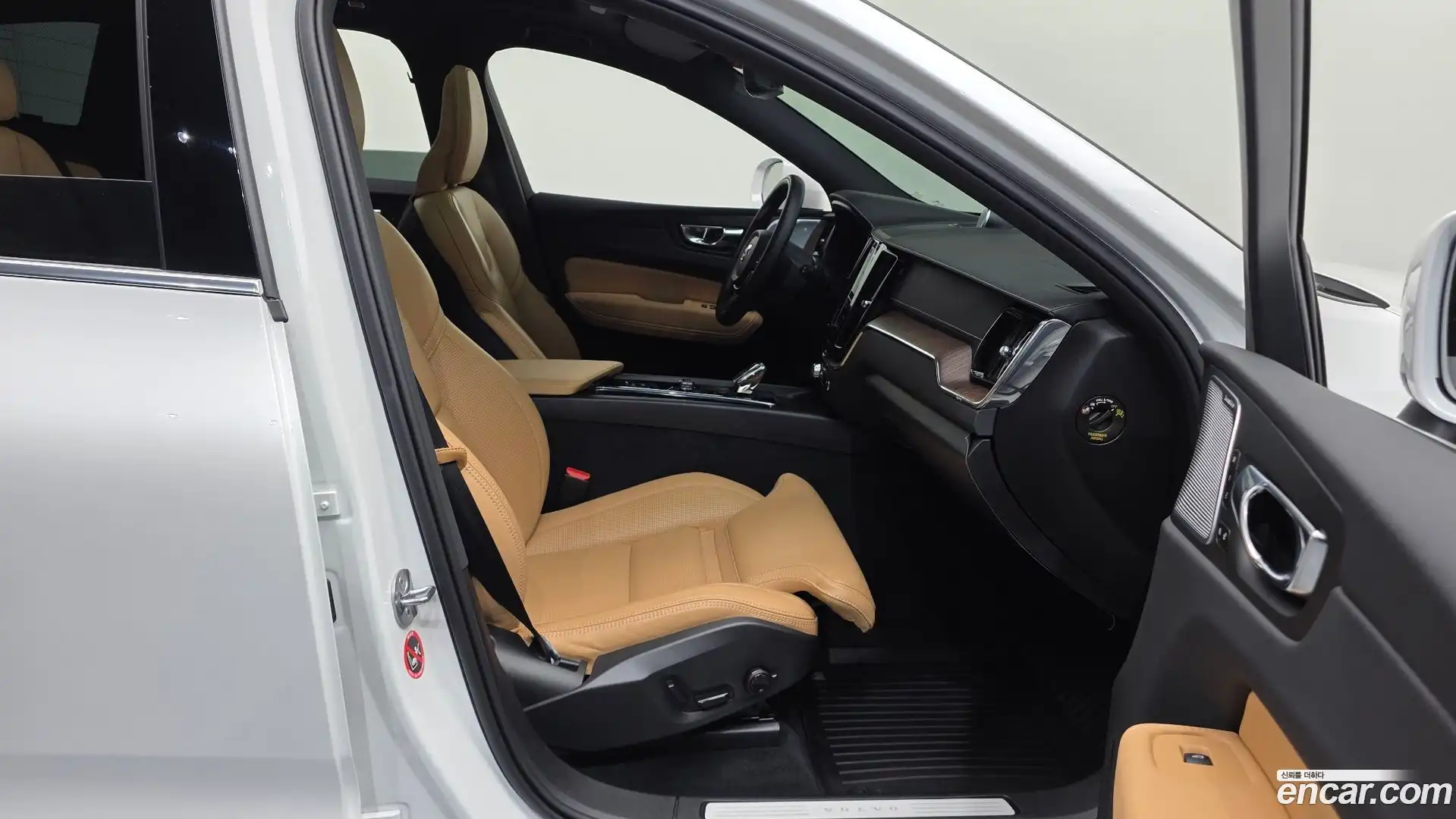 XC60 Volvo 2022.2-OPTION-015
