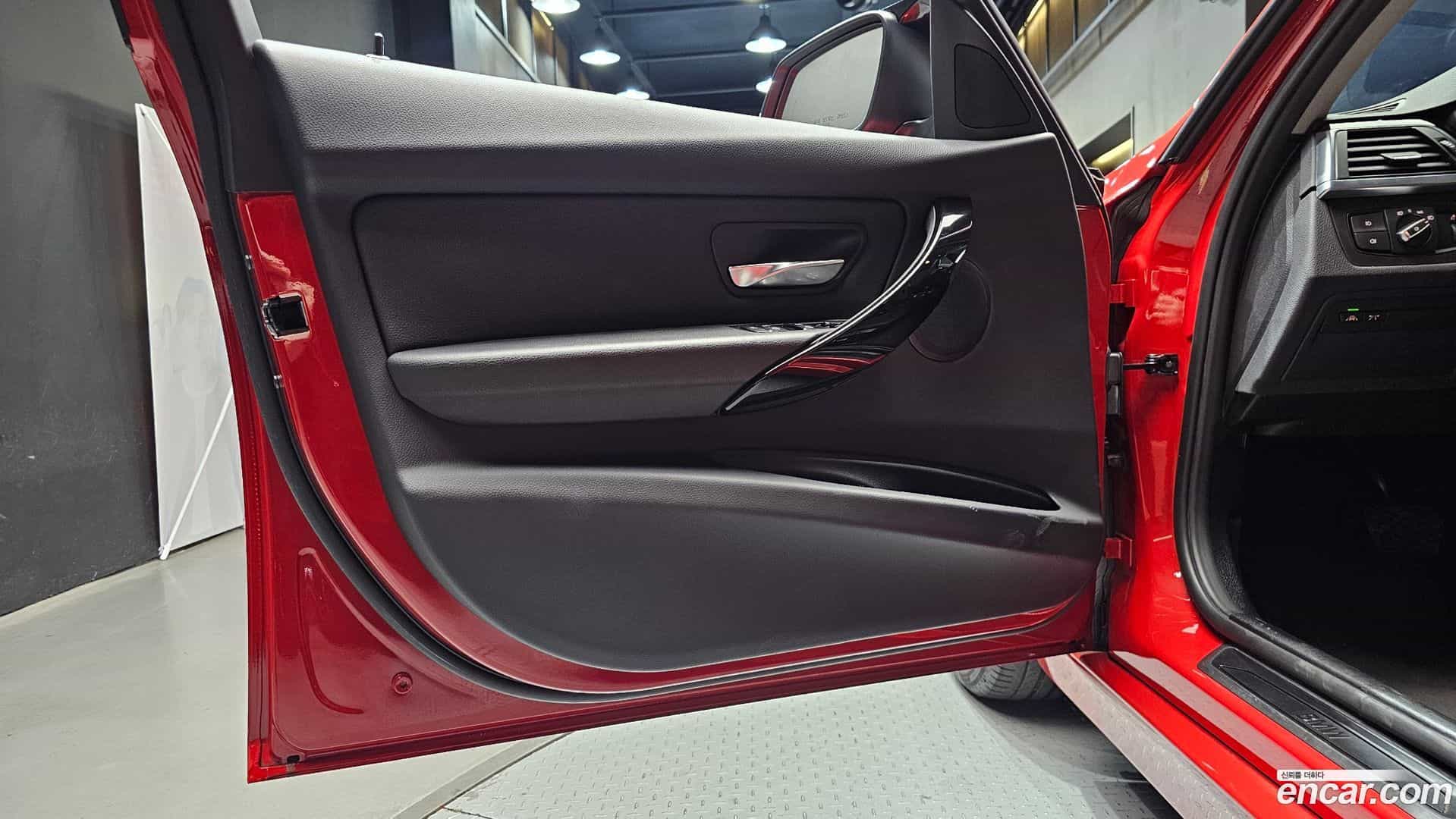 3-Series BMW 2018.1-INNER-034