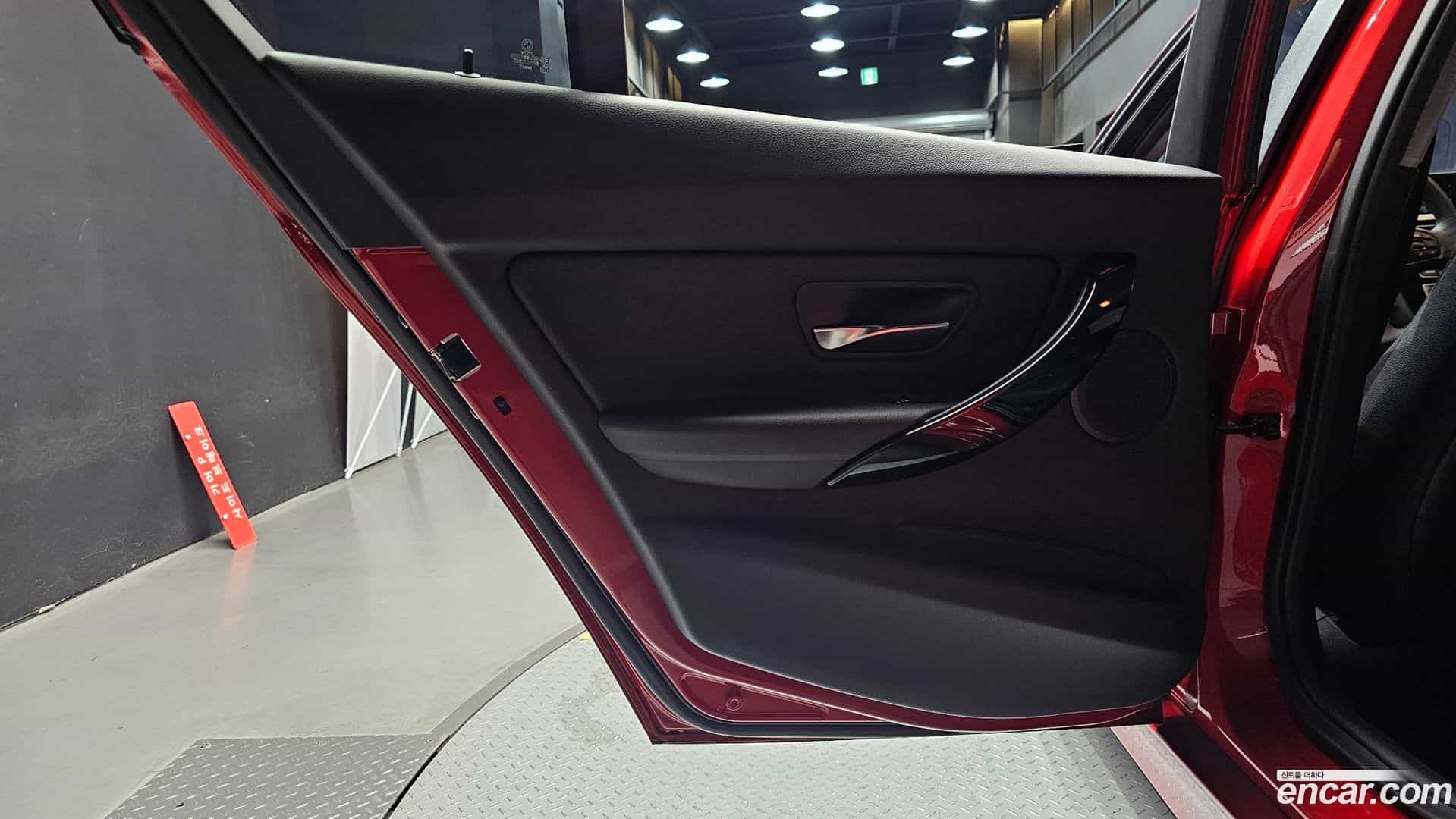 3-Series BMW 2018.1-INNER-035