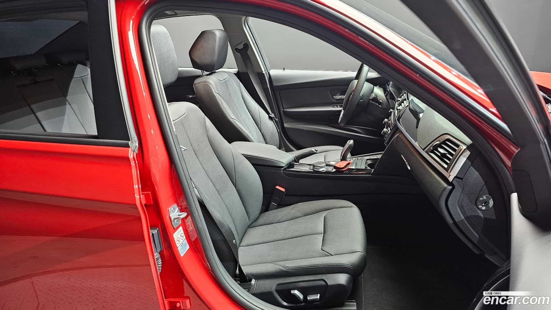 3-Series BMW 2018.1-INNER-036