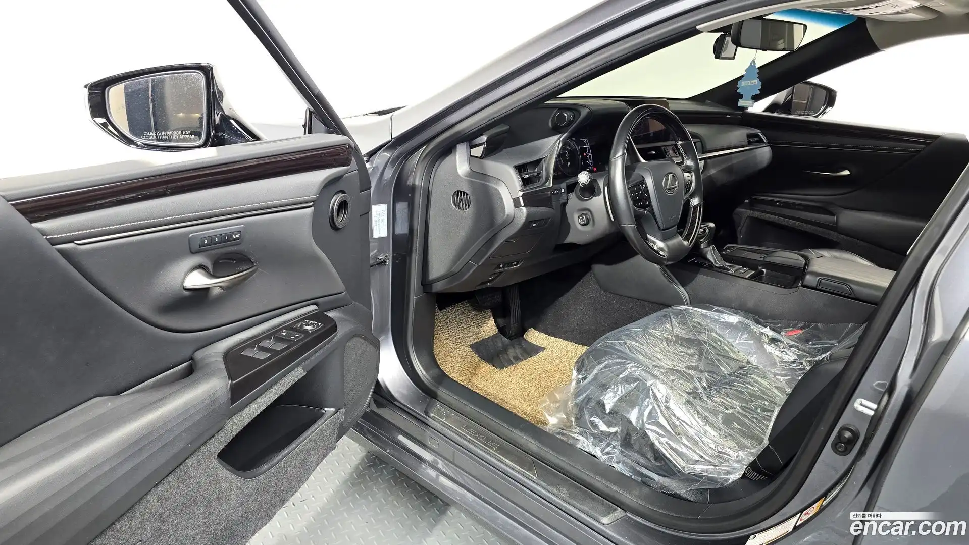 ES Lexus 2019.4-INNER-010