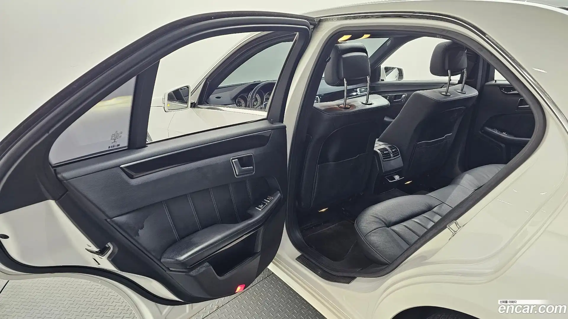 E-Class Mercedes-Benz 2014.7-OPTION-023