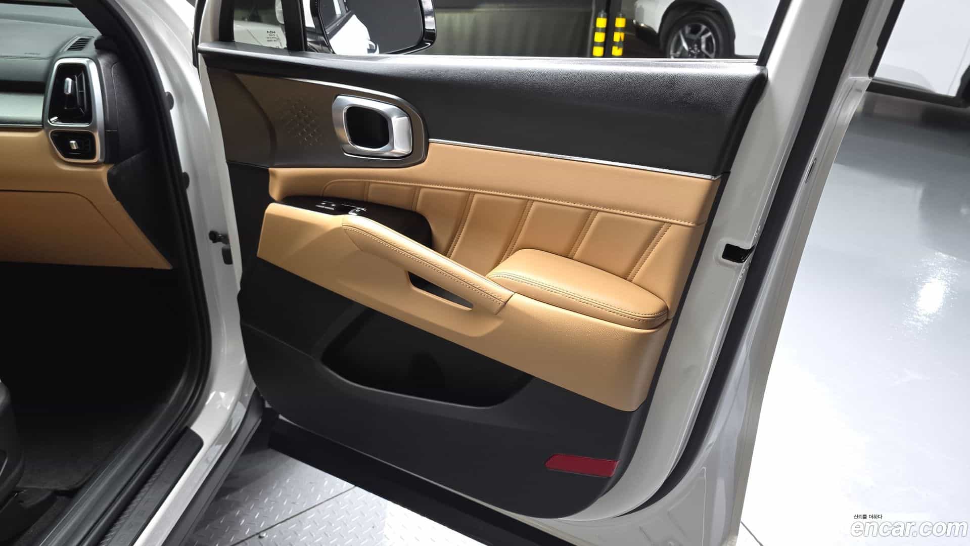 Sorento Kia 2022.8-INNER-034