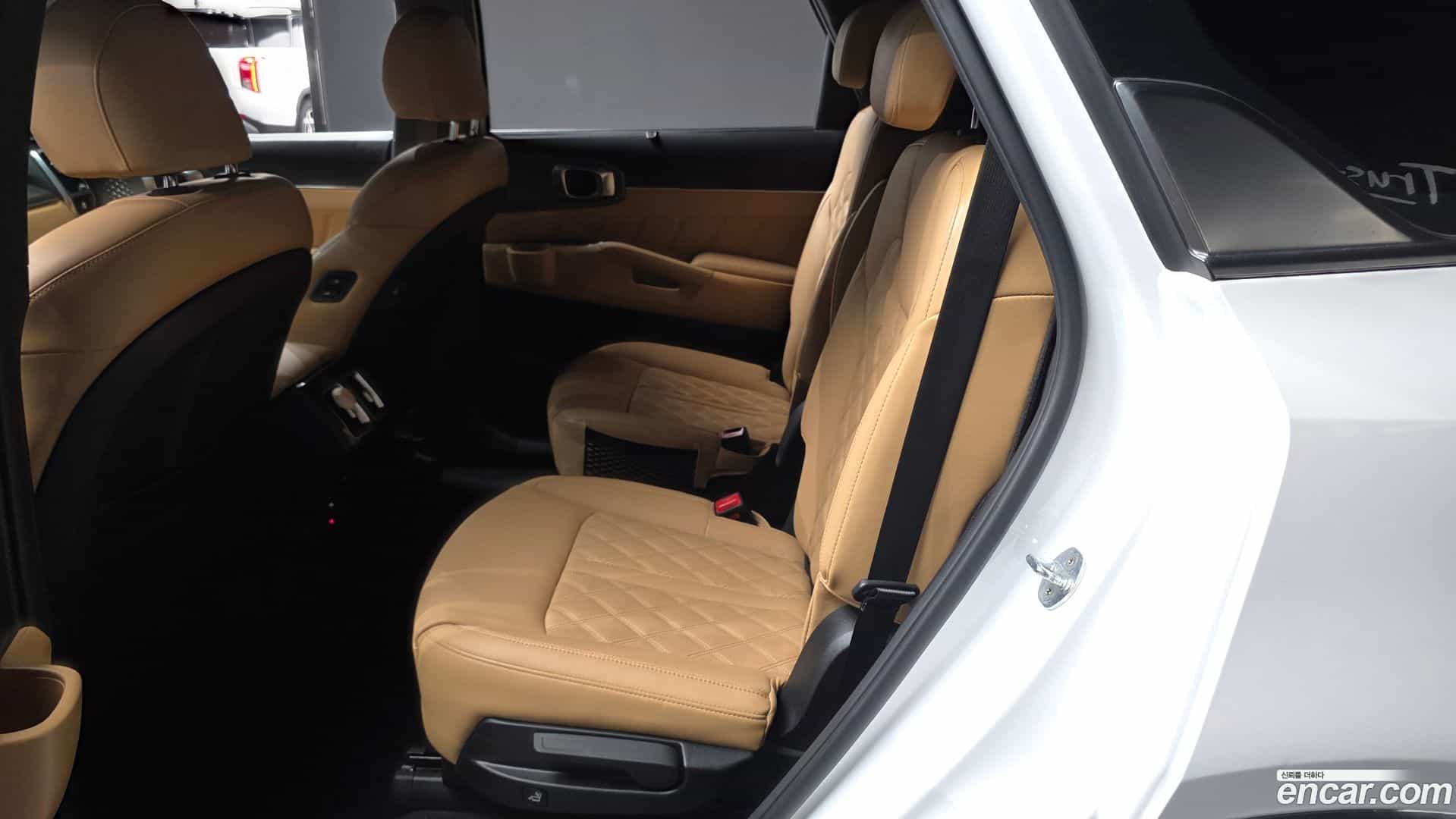Sorento Kia 2022.8-INNER-036