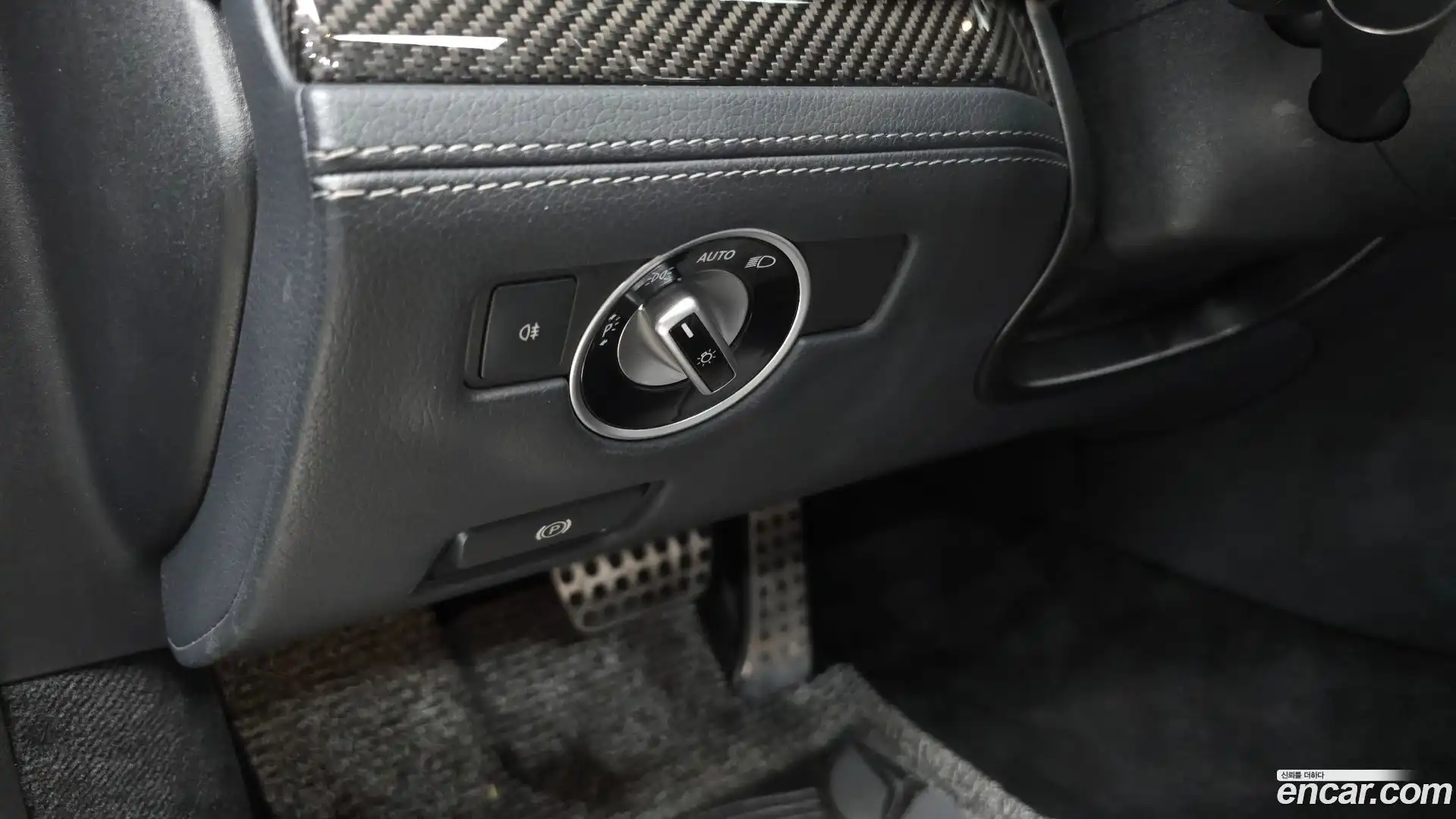 SL-Class Mercedes-Benz 2016.11-OPTION-043